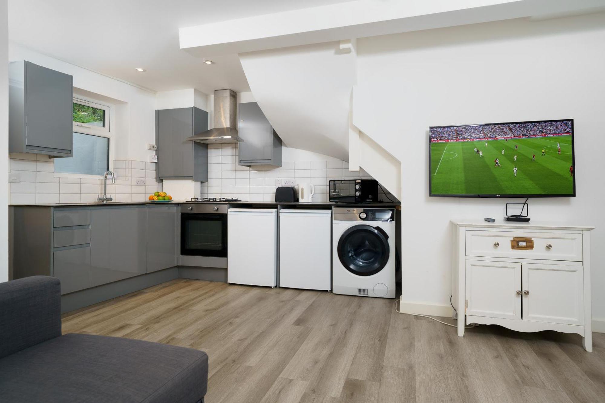 Modern In South West Apartamento
