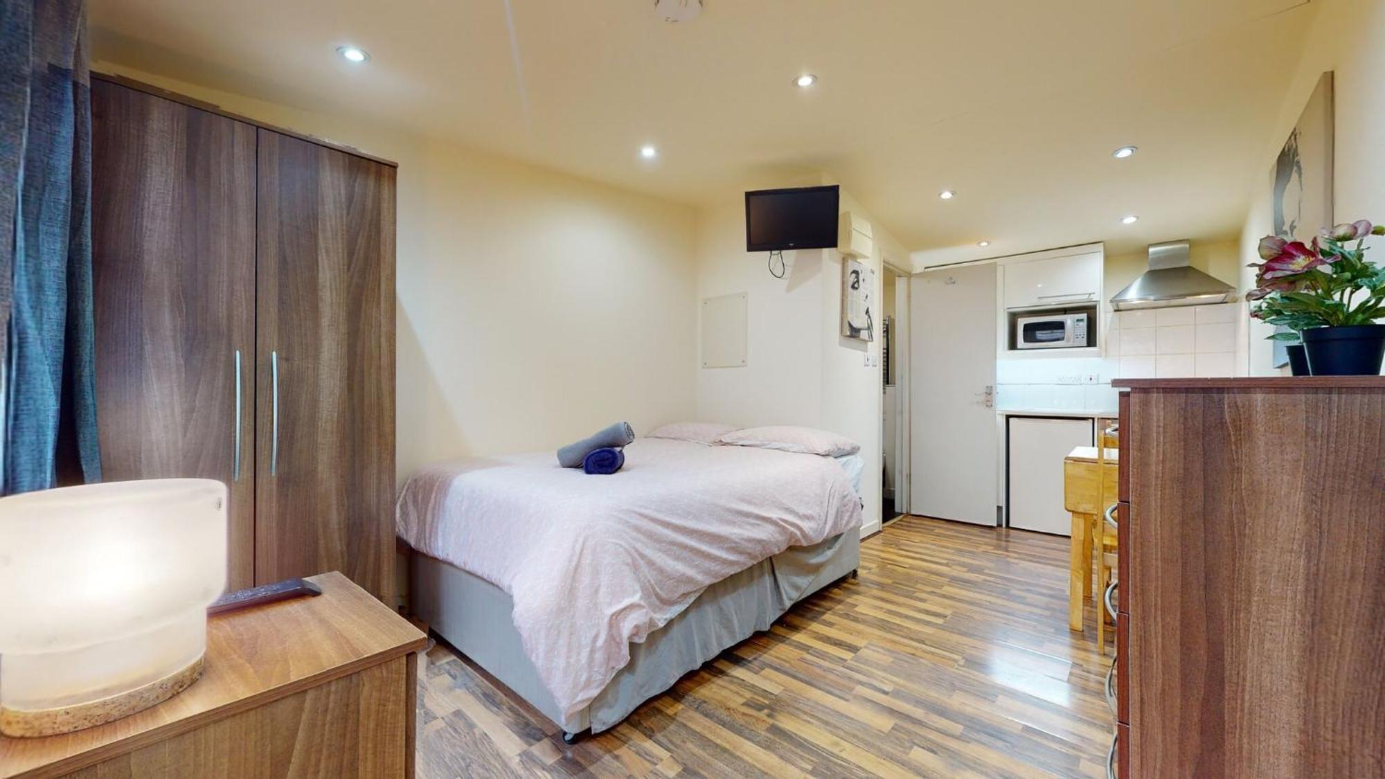 247london Studio Flats * London
