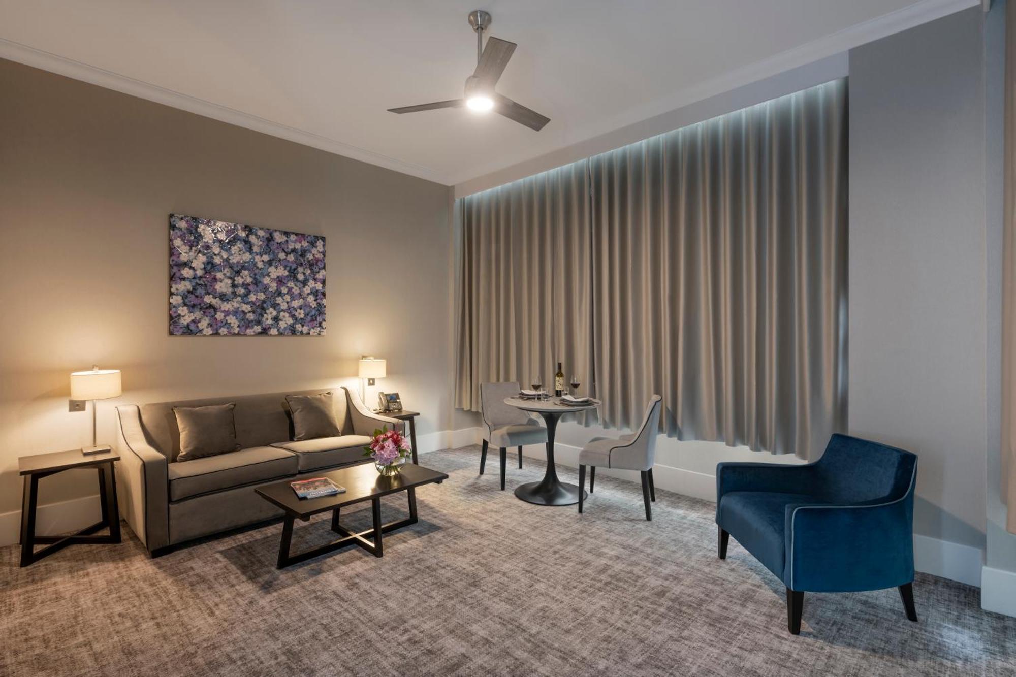 Apartahotel Tower Residences By Blue Orchid