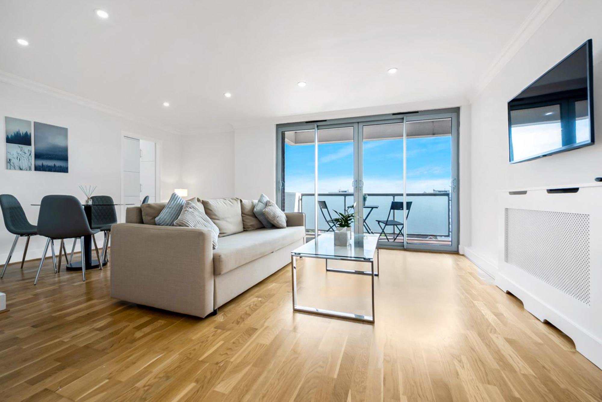 Stunning Flat On King's Road, Chelsea With Balcony