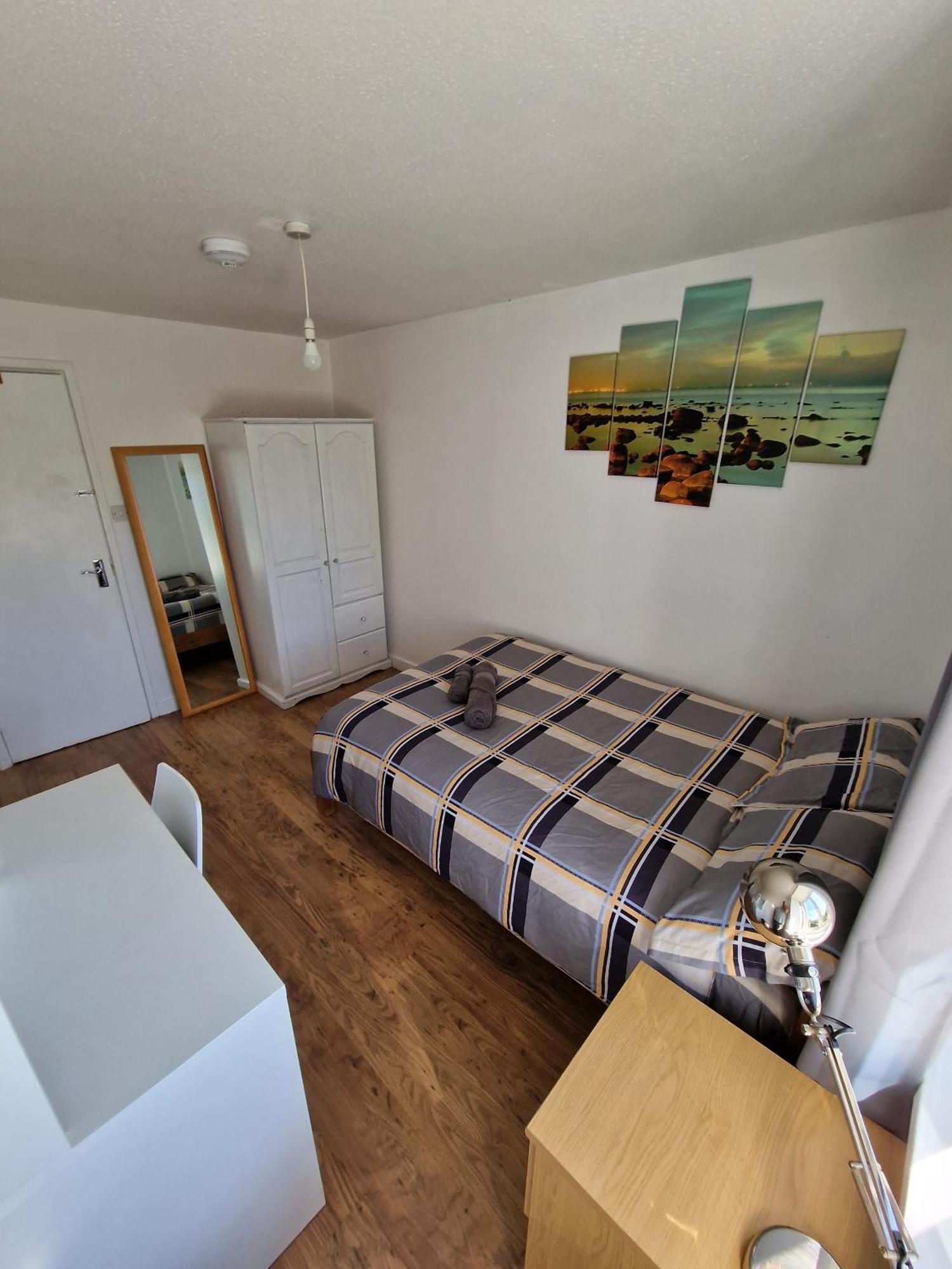 Cozy Double Bedroom In Zone 1-2 Homestay *