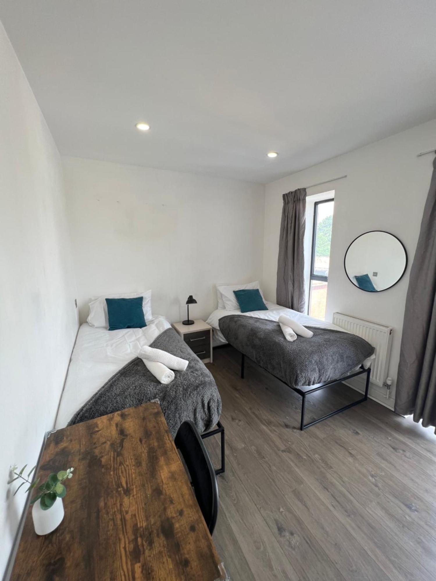 Hébergement de vacances 3bed Flat 3wc And Great Location Near Excel City Airport O2 And Canning Town Station *