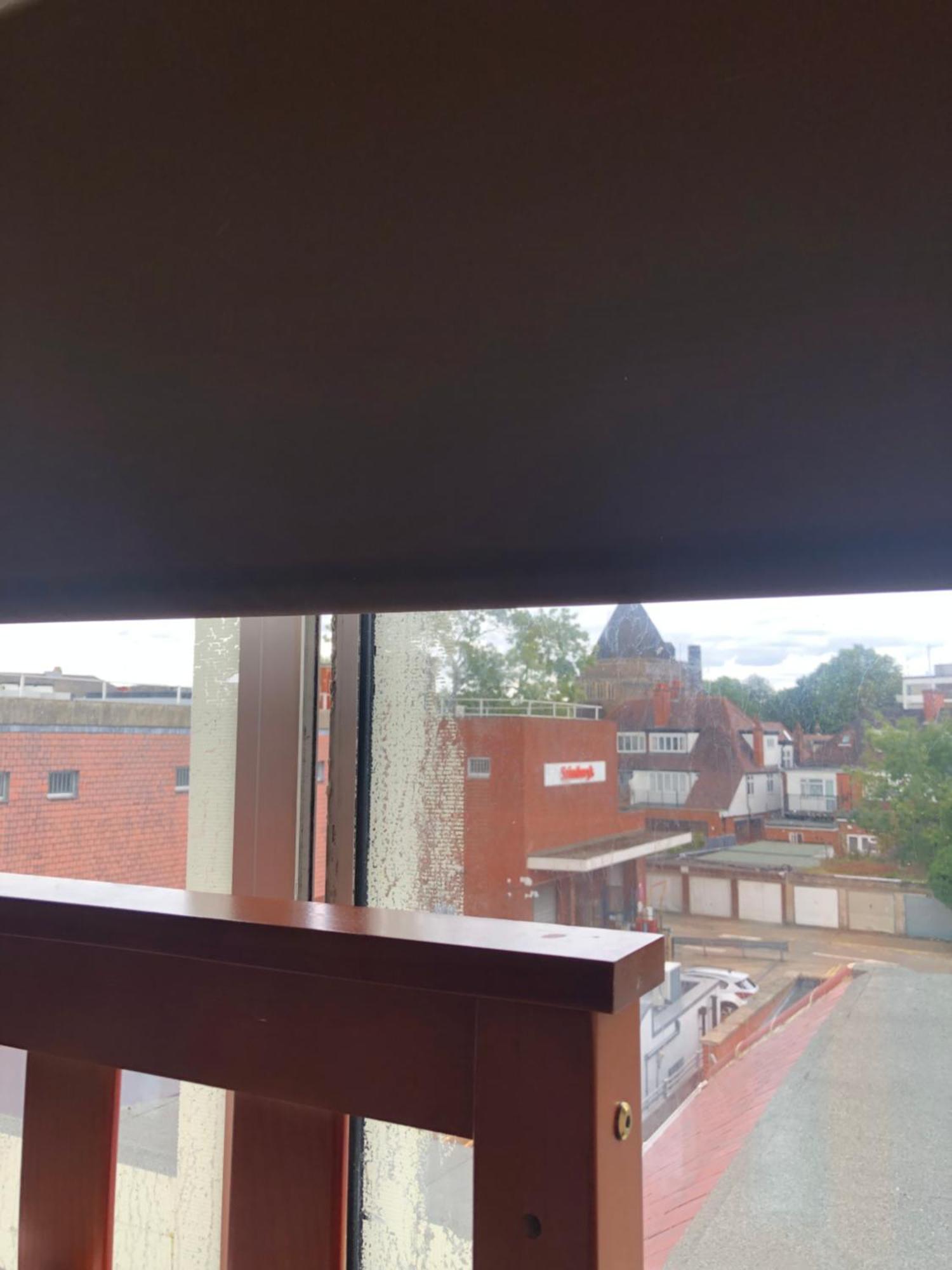Peaceful Studio-flat With Driveway In Golders Green Londres