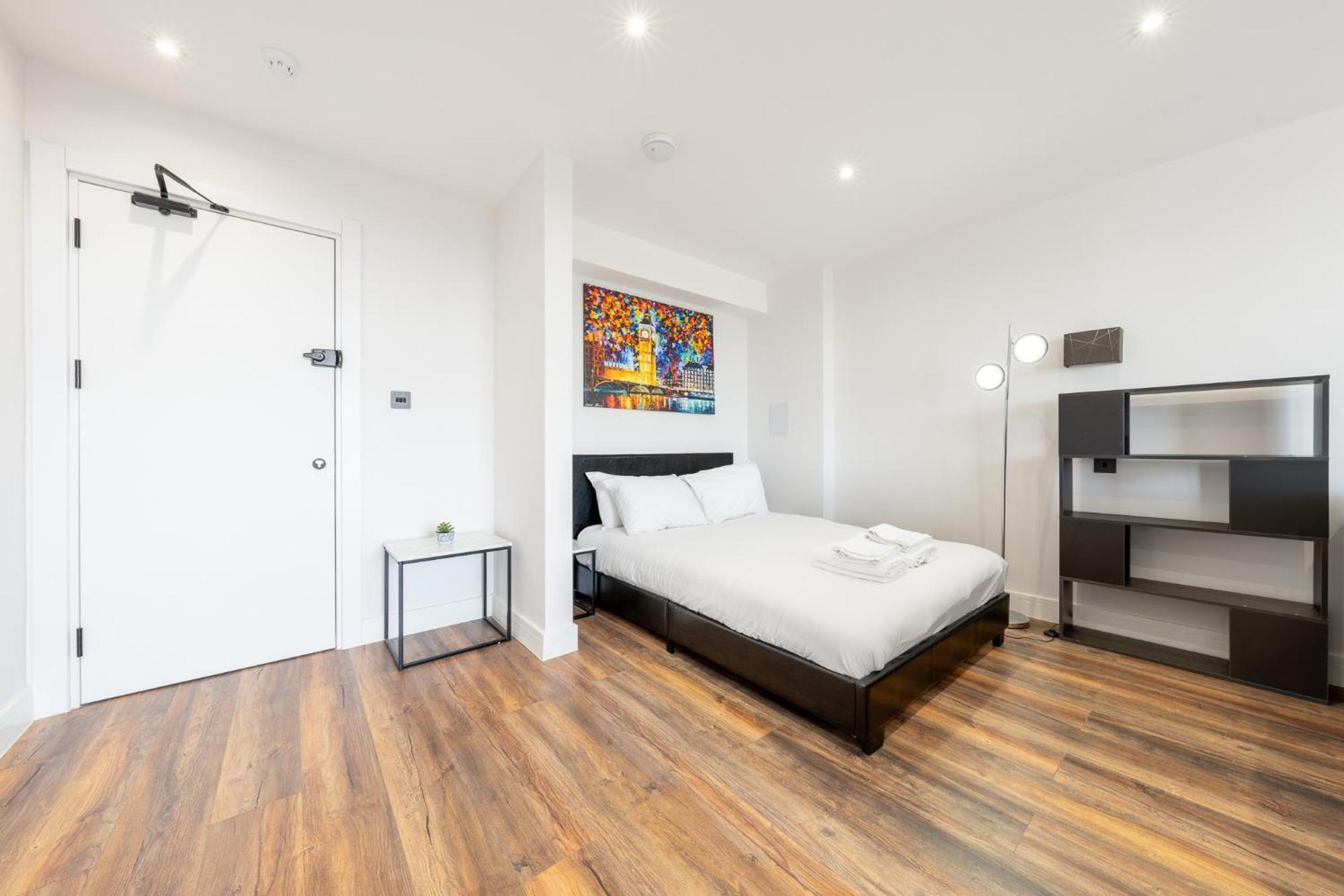 4 West Brand New Loft Apartment *