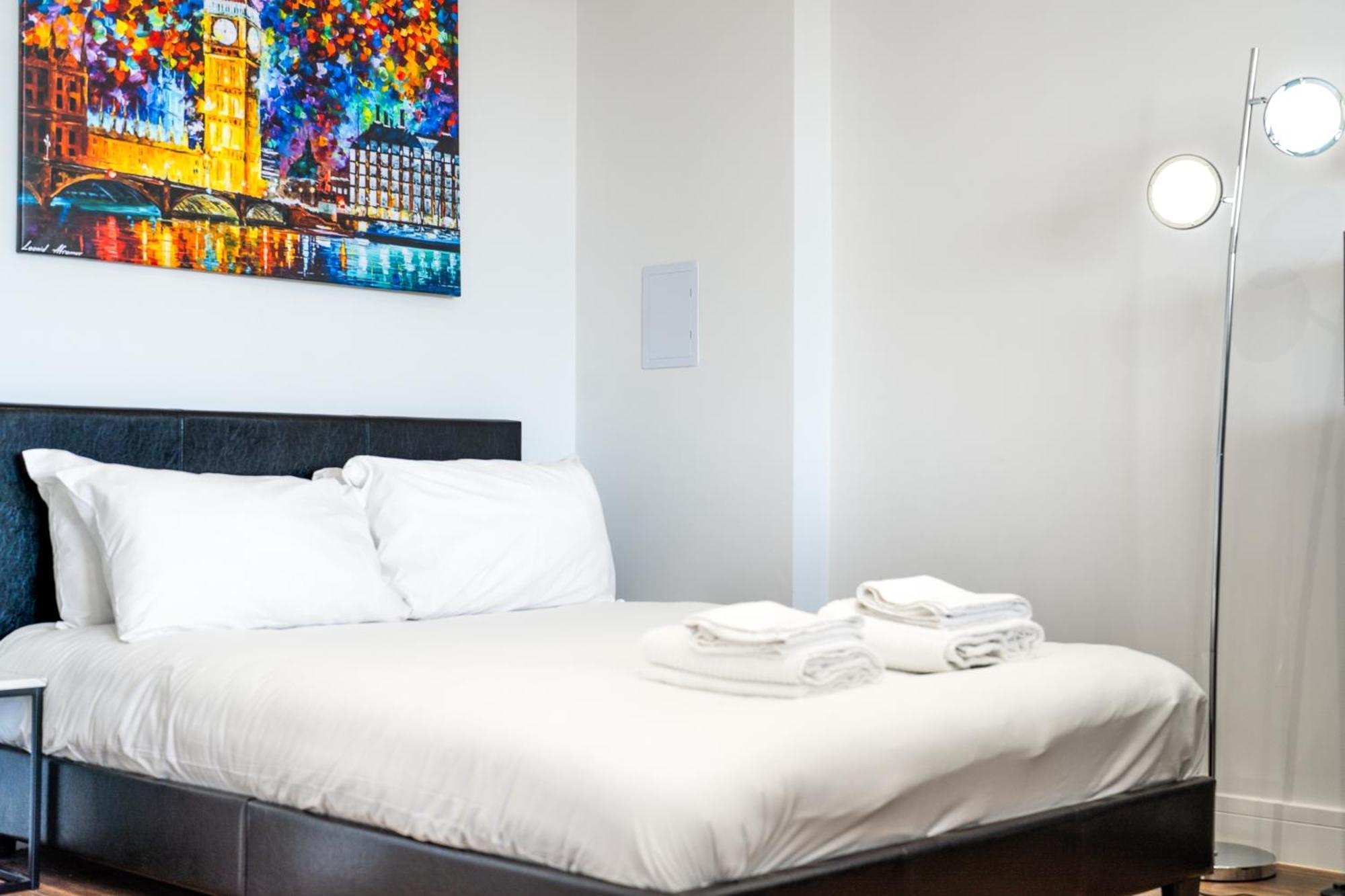 4 West Brand New Loft Apartment London