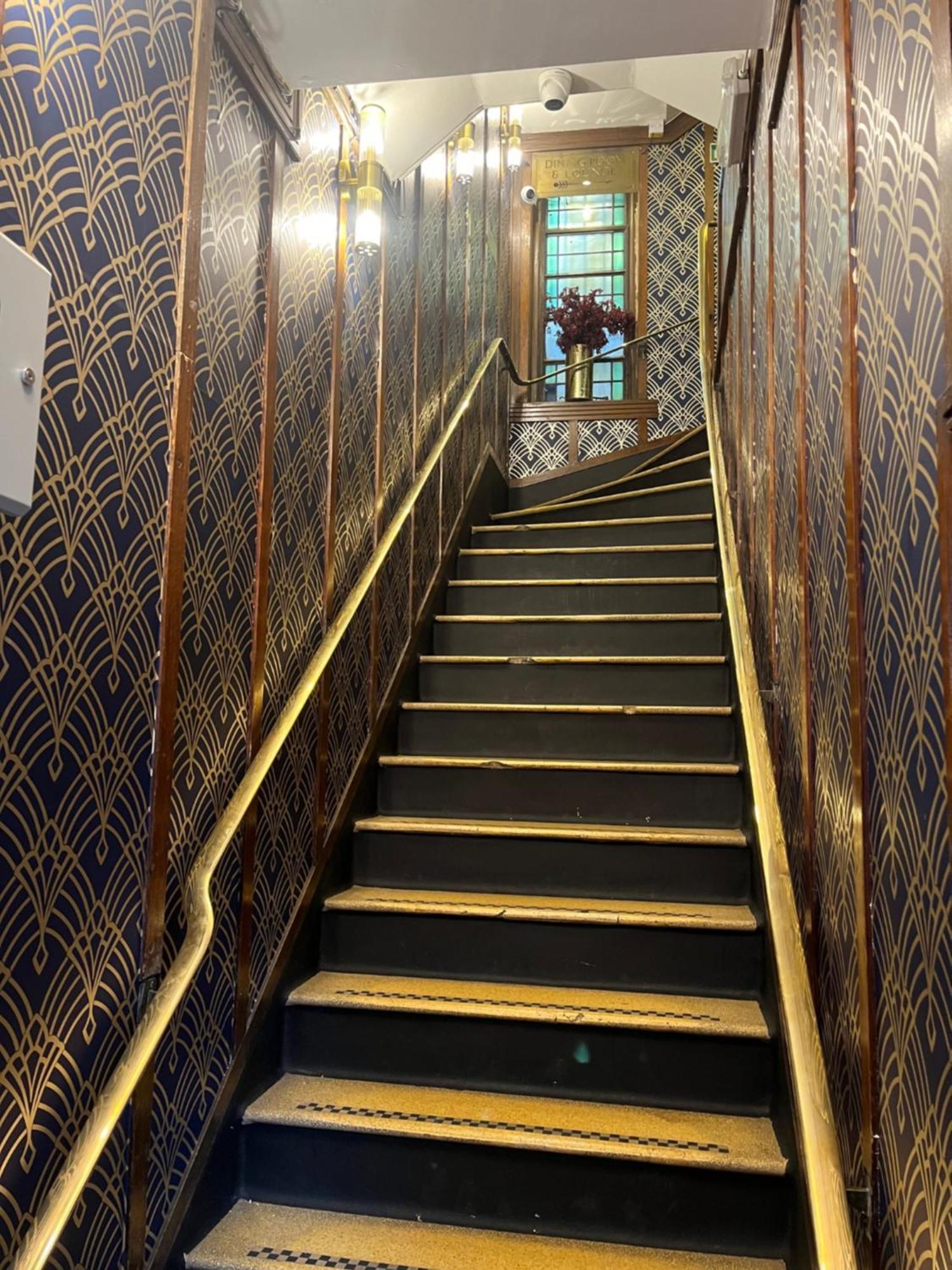 The Walrus Bar And Londres