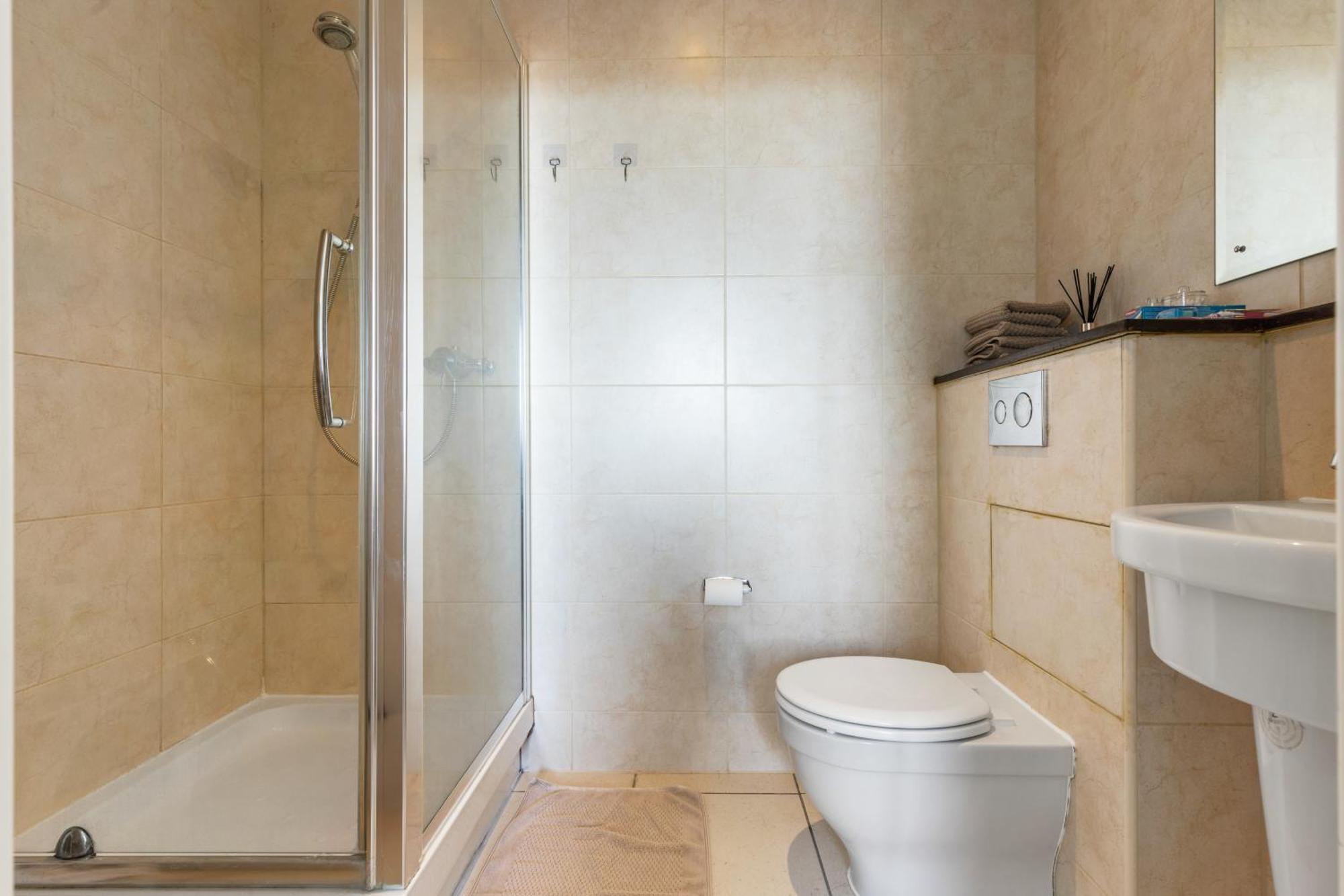 Apartment View Apartment, Short Walk To Tower Bridge, Free Parking London