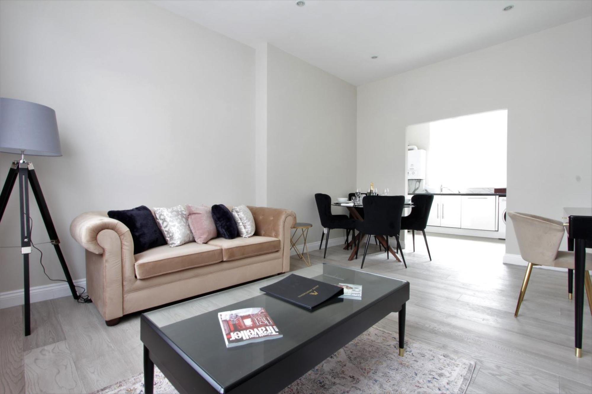 Avari - Hatton Collection * Londres