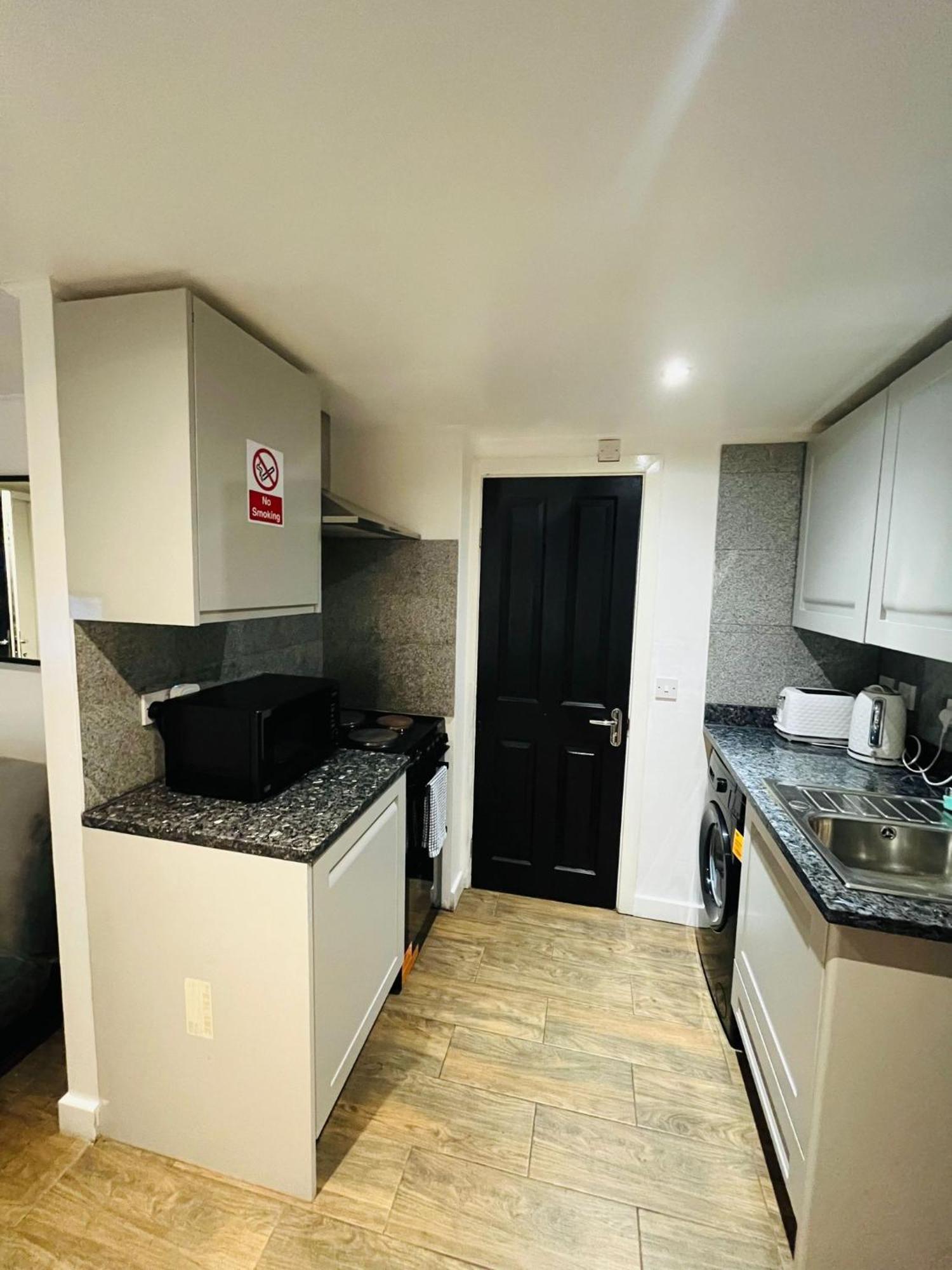 Apartment Exclusive Private One Bedroom London