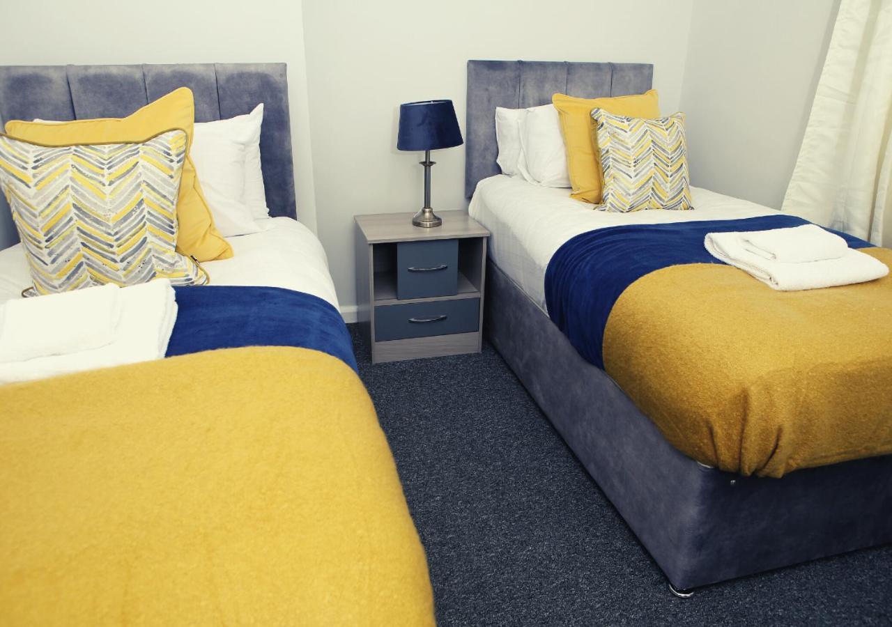 Family-friendly 3-bed House With Parking Near O2 Apartment London