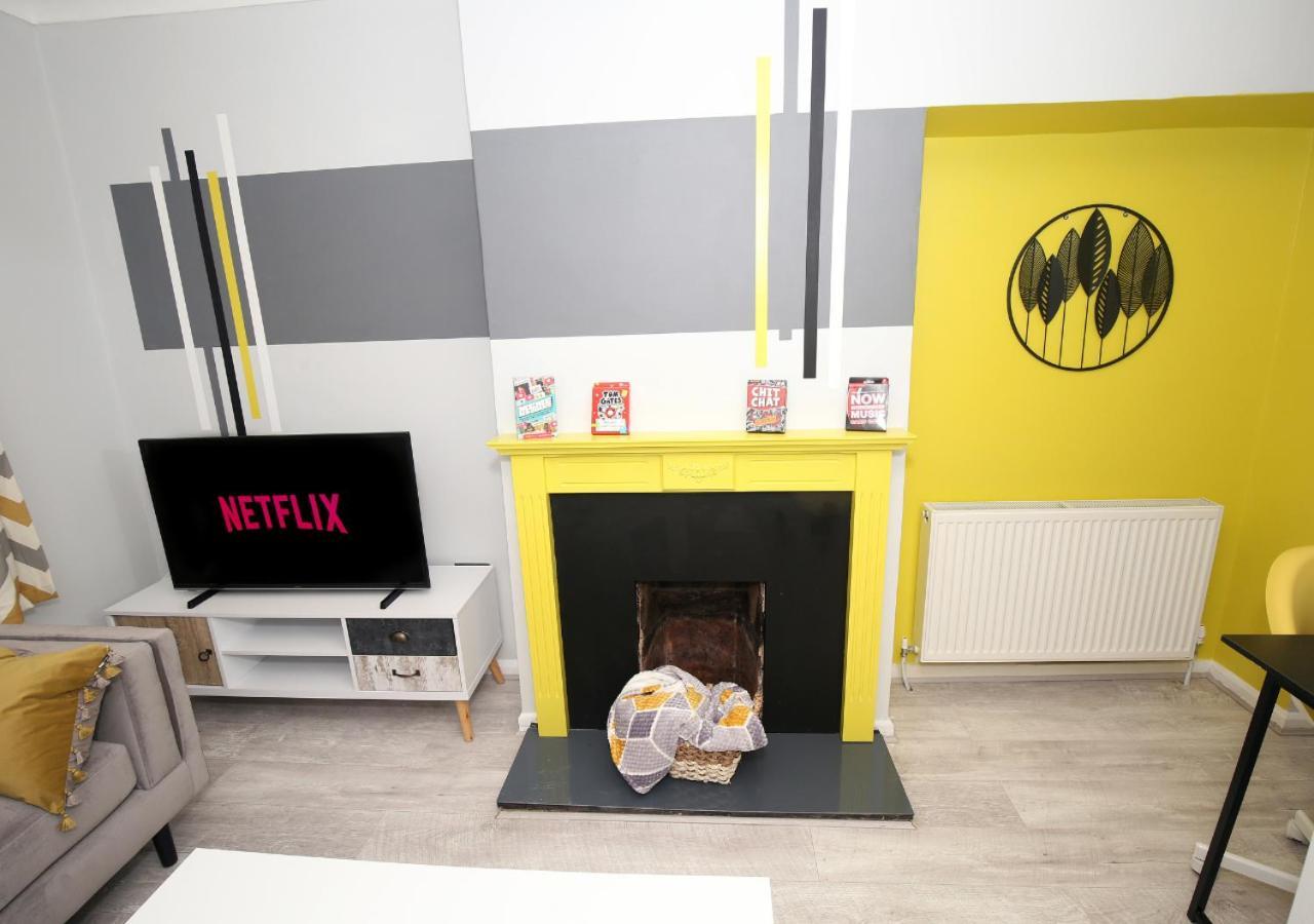 Family-friendly 3-bed House With Parking Near O2 *