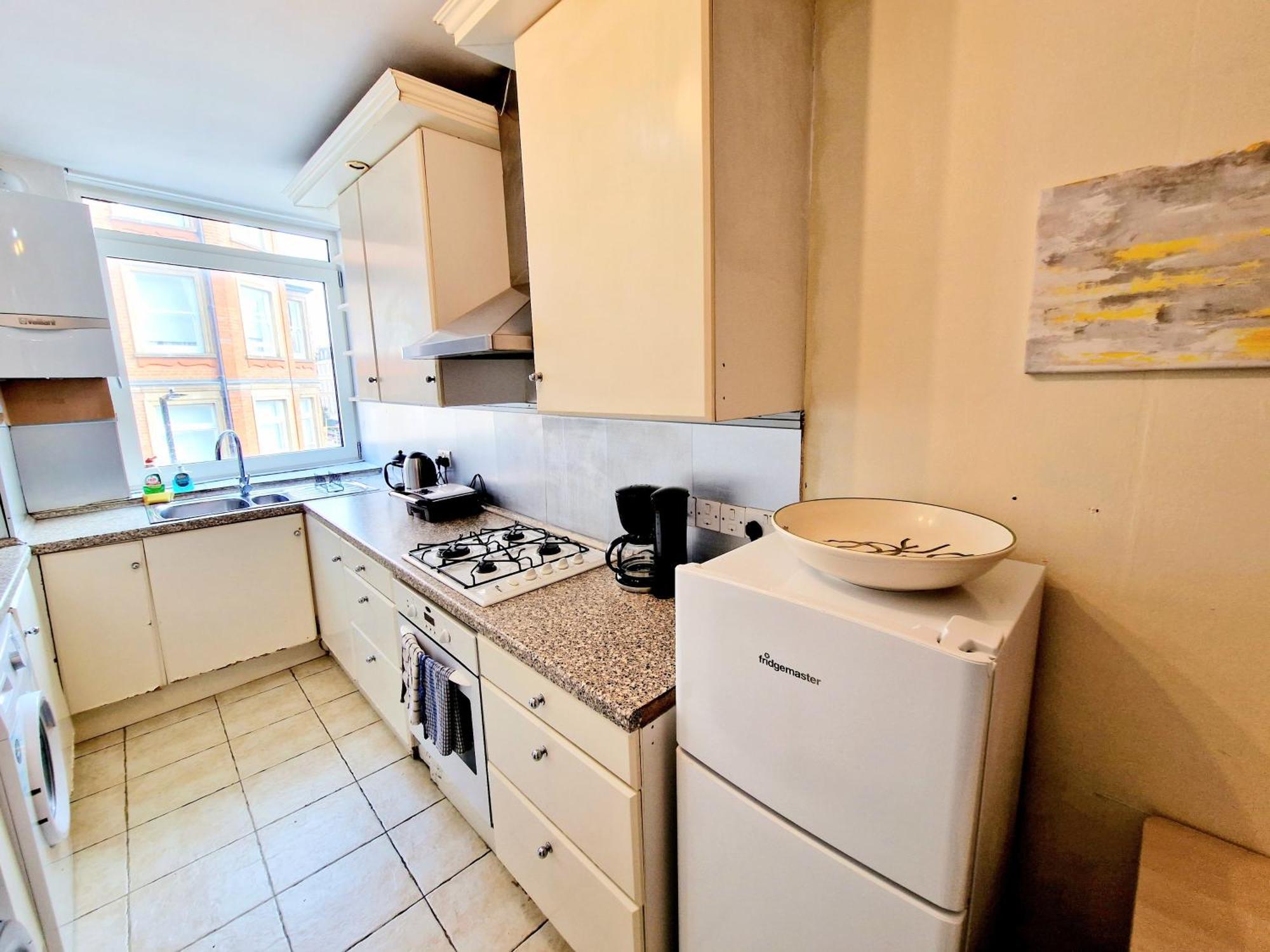 Appartement Bright & Spacious In Building With Lift, Right Next To Bayswater Station - Walk To Kensington Palace, Hyde Park, Little Venice & Notting Hill *