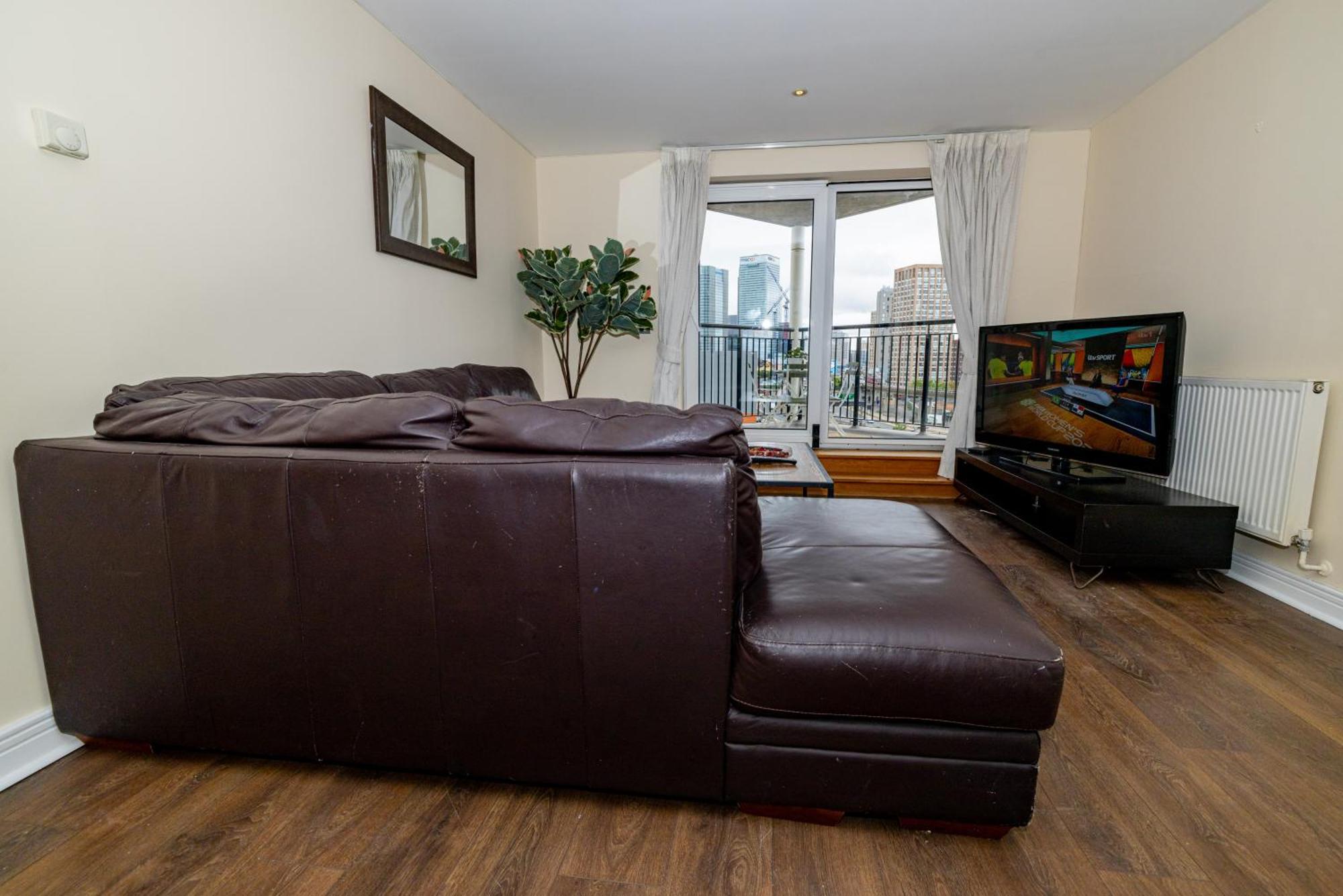 Apartment Two Bed Near Canary Wharf *