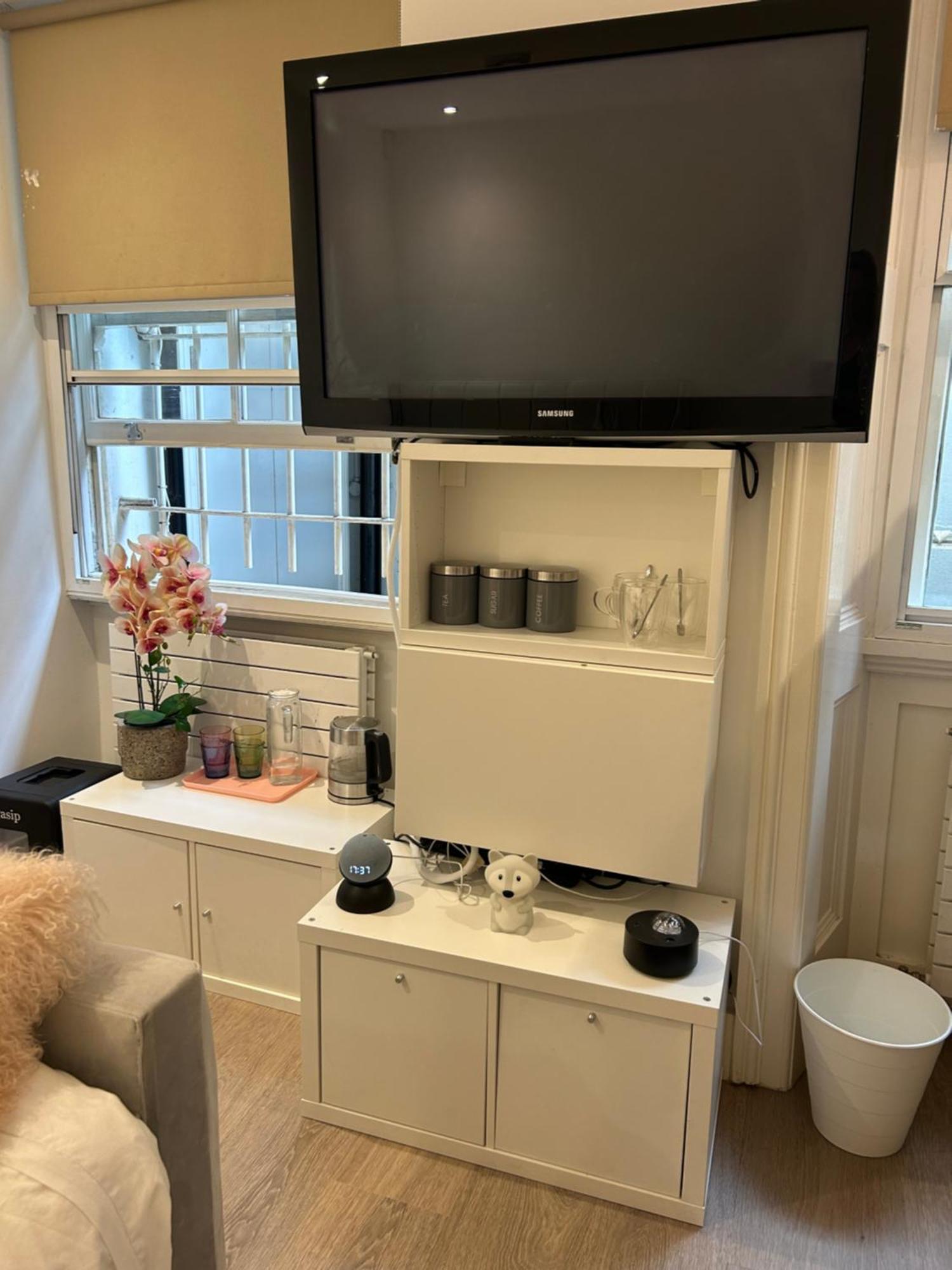 Quarto em Acomodações Particulares Beautiful Double In A Location Next To Various Tube Stations With Breakfast And Yoga Options Available On Site