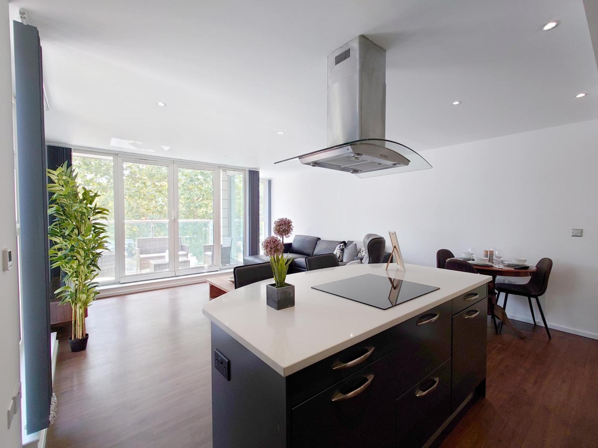 Fully Serviced Two Bed By Excel & O2 * Londres