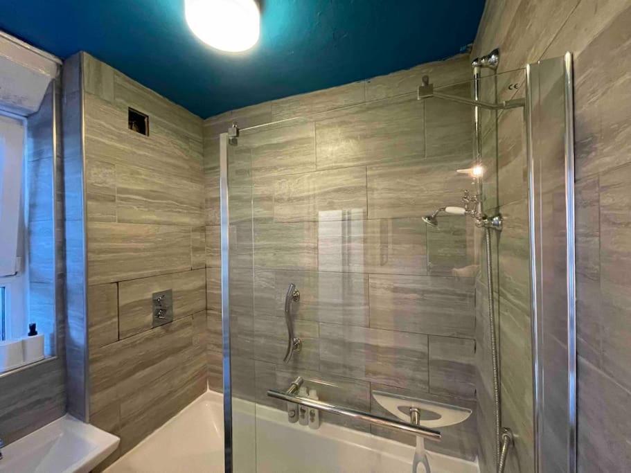 Brixton And Oval Apartment