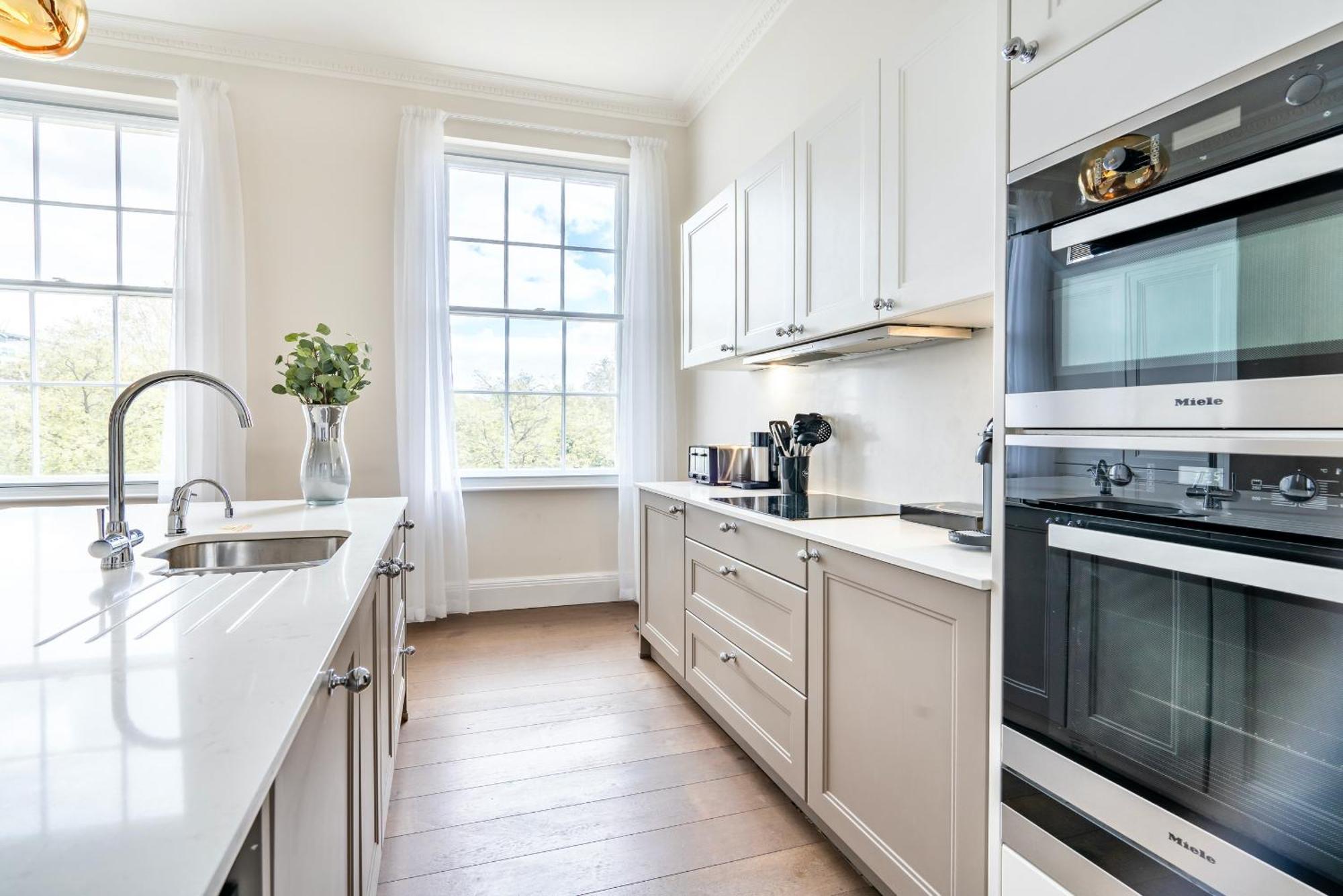 Be - The Lincoln's Residences Apartment