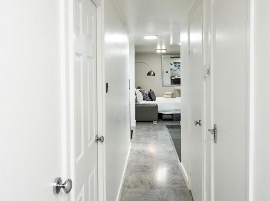 Appartement New Modern Hybrid 4 Bedroom 7 Bed 9 Guest Capacity