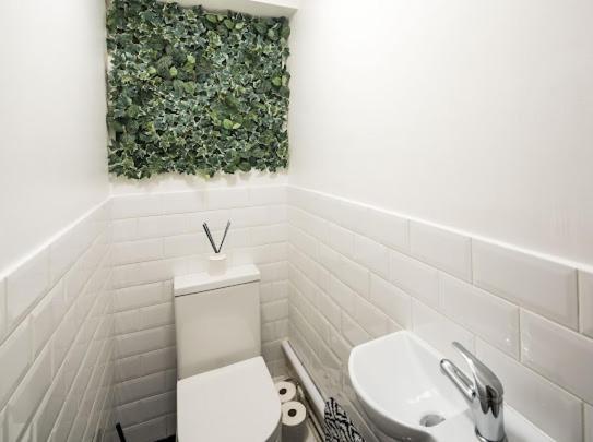 Appartement New Modern Hybrid 4 Bedroom 7 Bed 9 Guest Capacity *