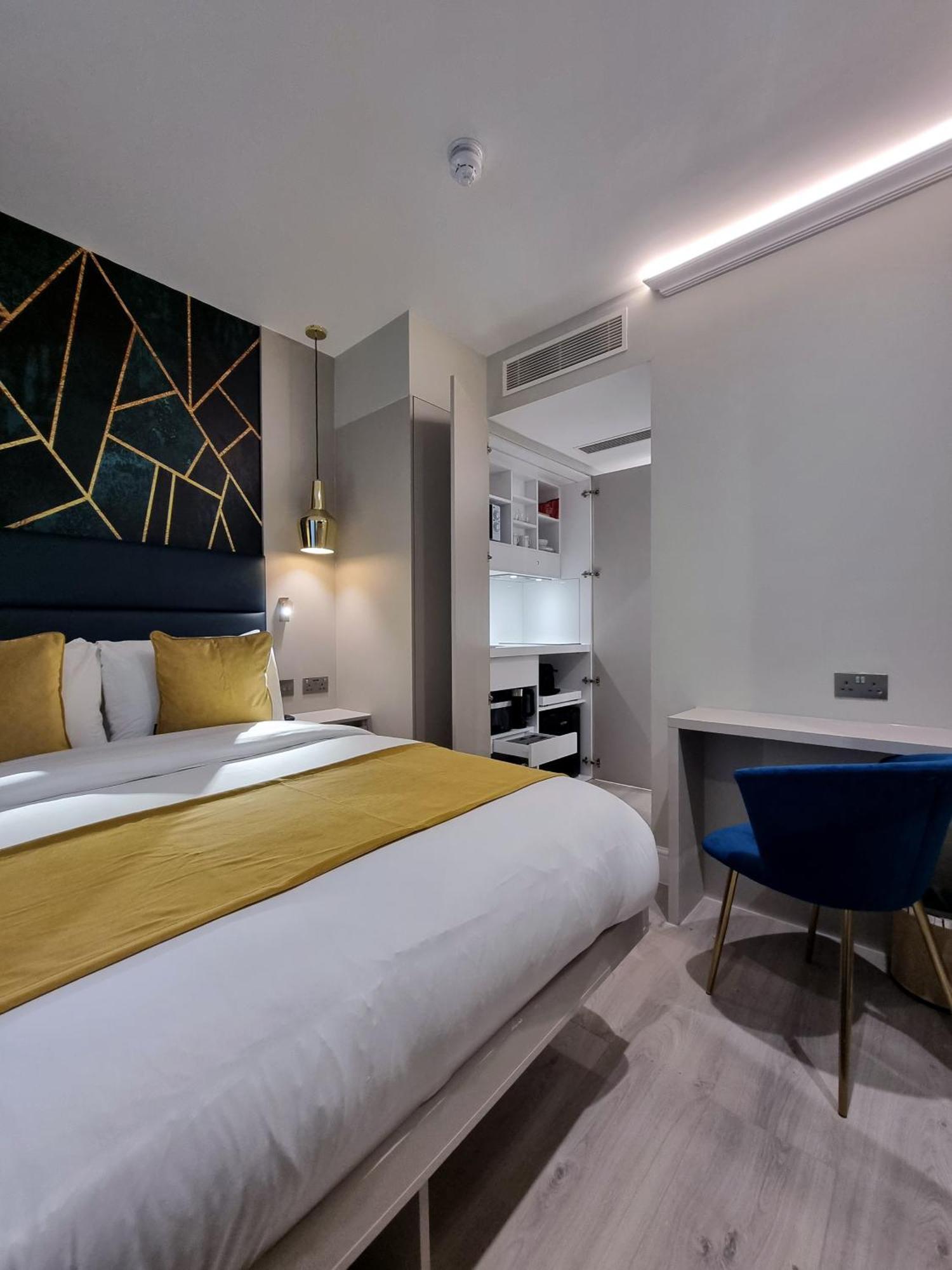 Nox Kensington Gardens Apartahotel