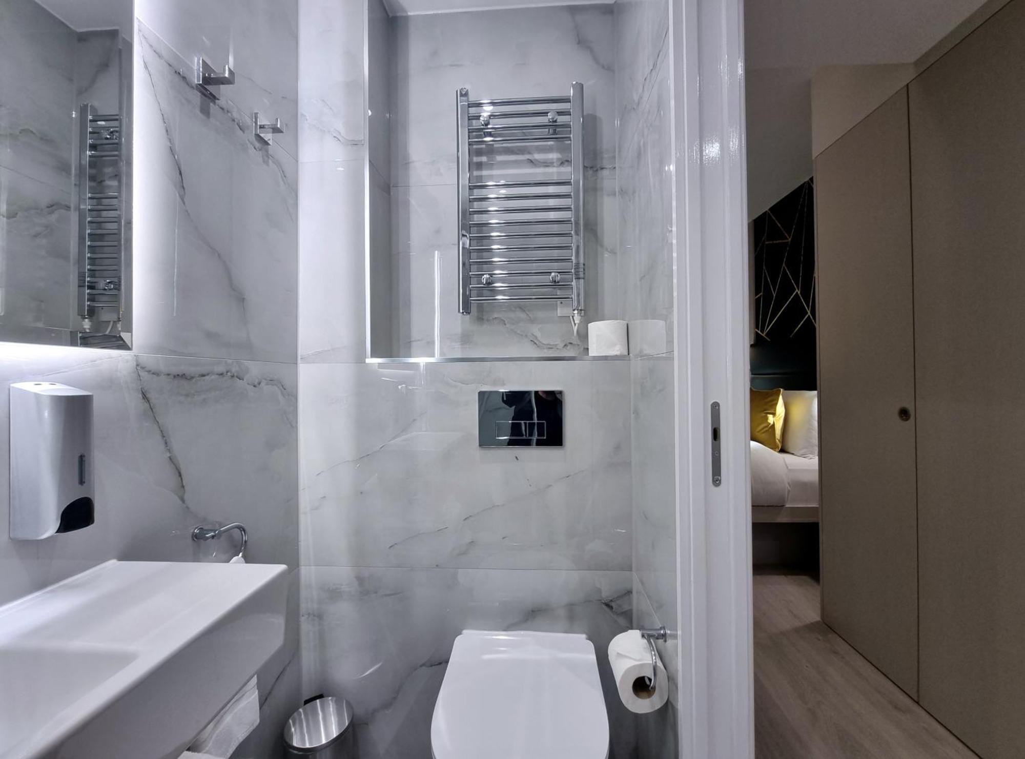 Nox Kensington Gardens Apartahotel