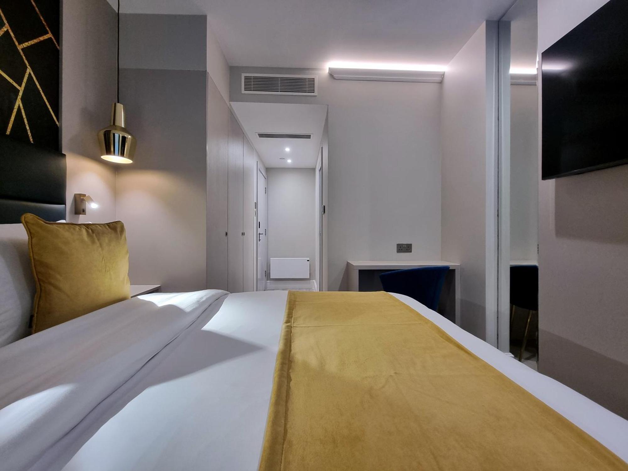 Nox Kensington Gardens Apartahotel