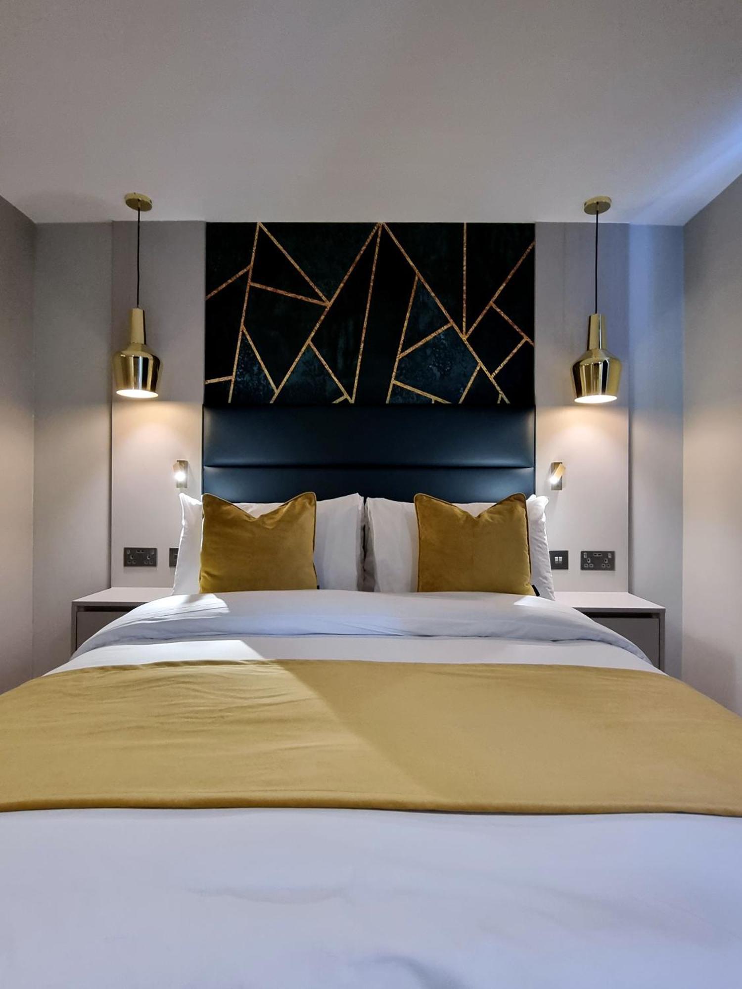 Nox Kensington Gardens Apartahotel 4*