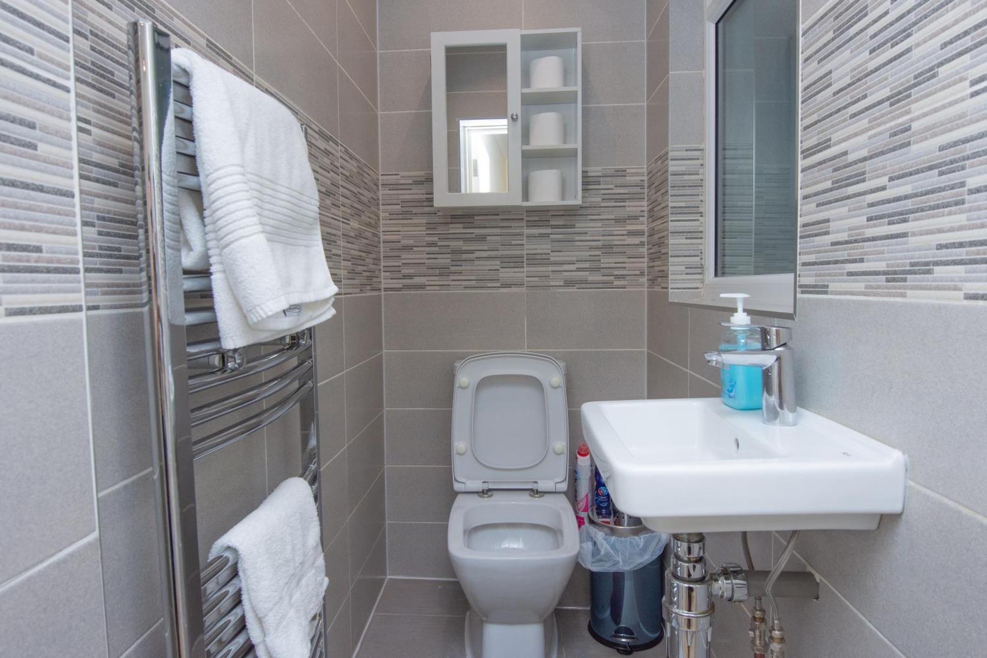 Apartment Evergreen Apartments- Flat 1, *