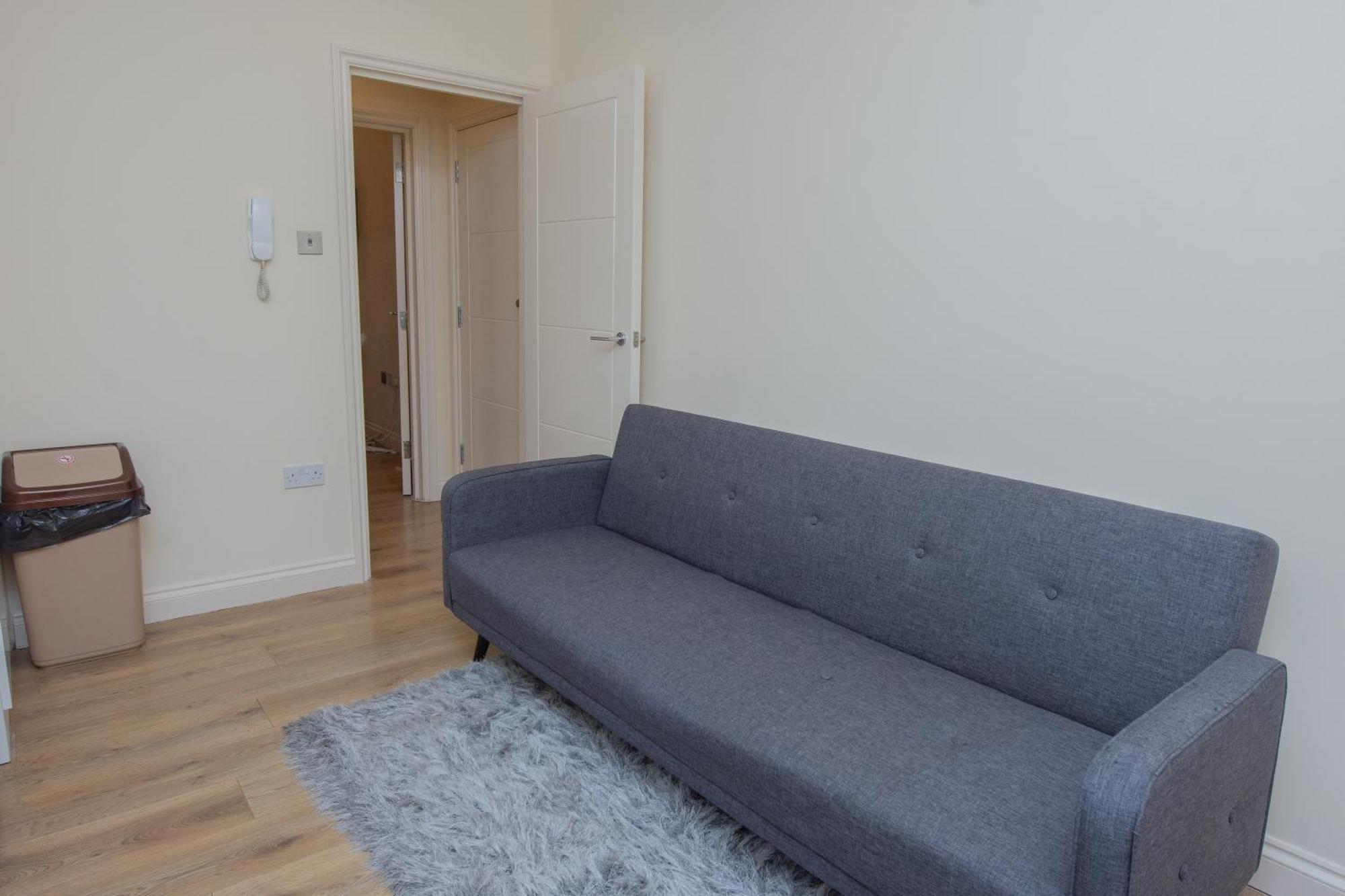 Evergreen Apartments- Flat 1, Apartment *