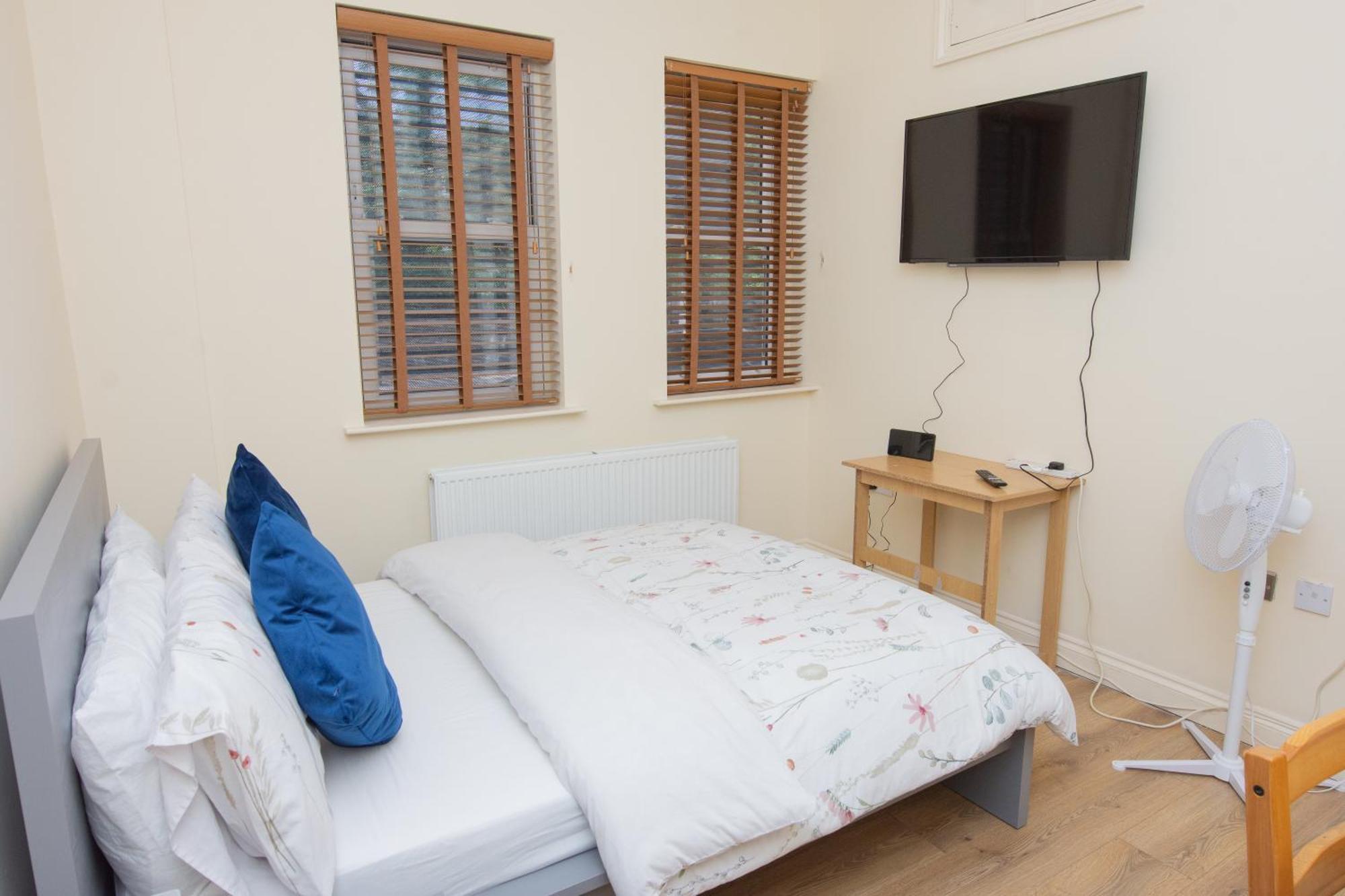 Evergreen Apartments- Flat 1, Apartment *