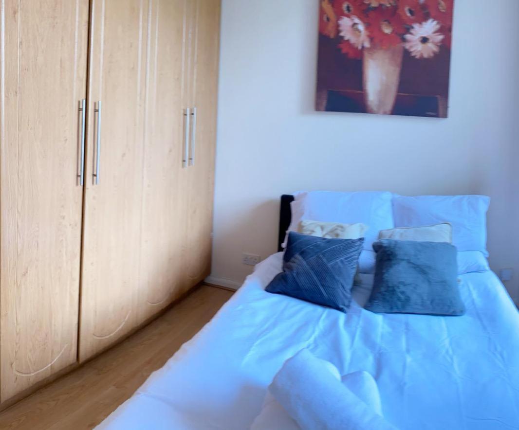 Kings Road Retreat - Affordable Serviced In Chelsea Apartment London