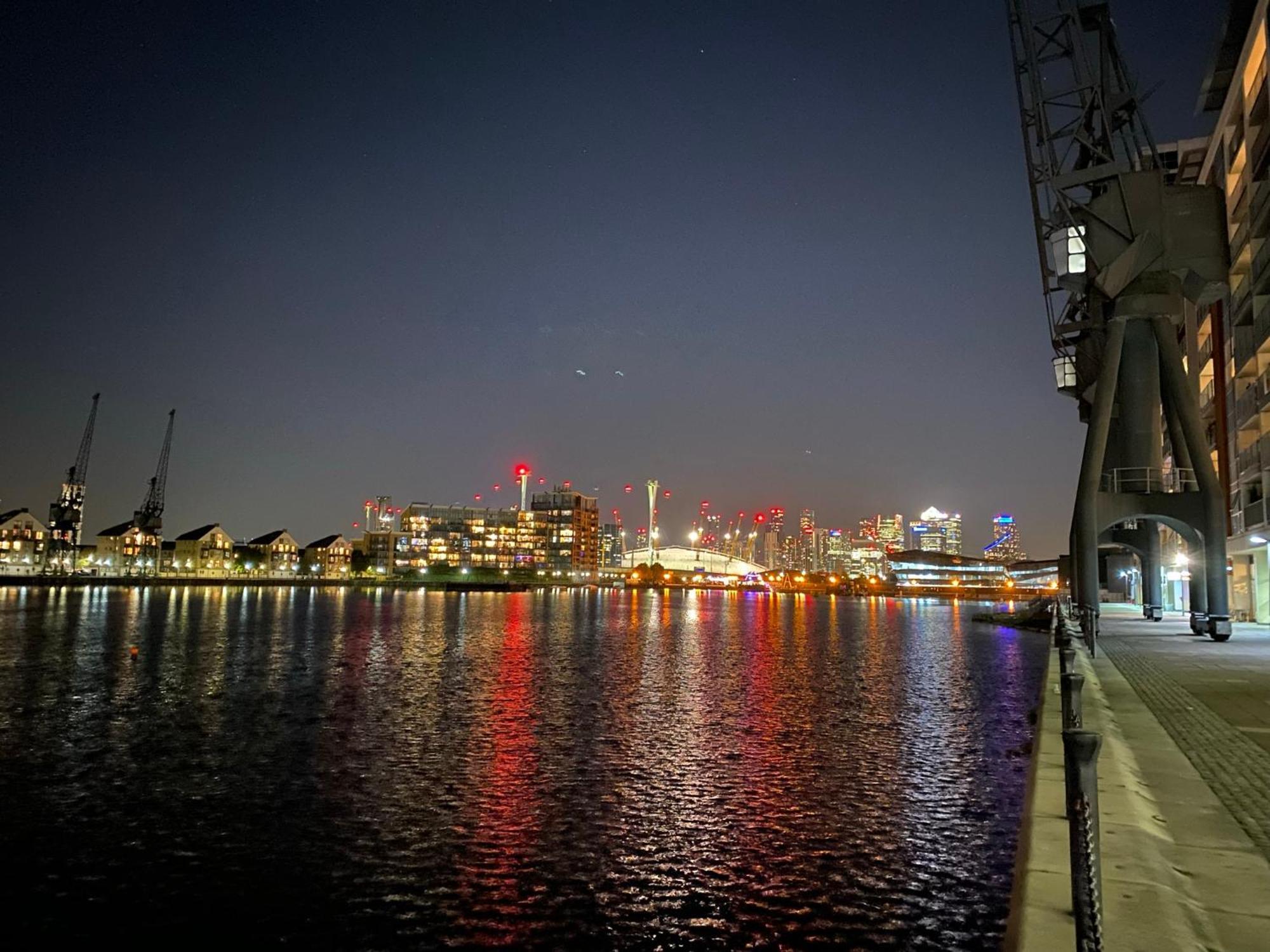 Apartamento Excel 5min Custom House Station Parking Wifi Sleeps 6 Londres