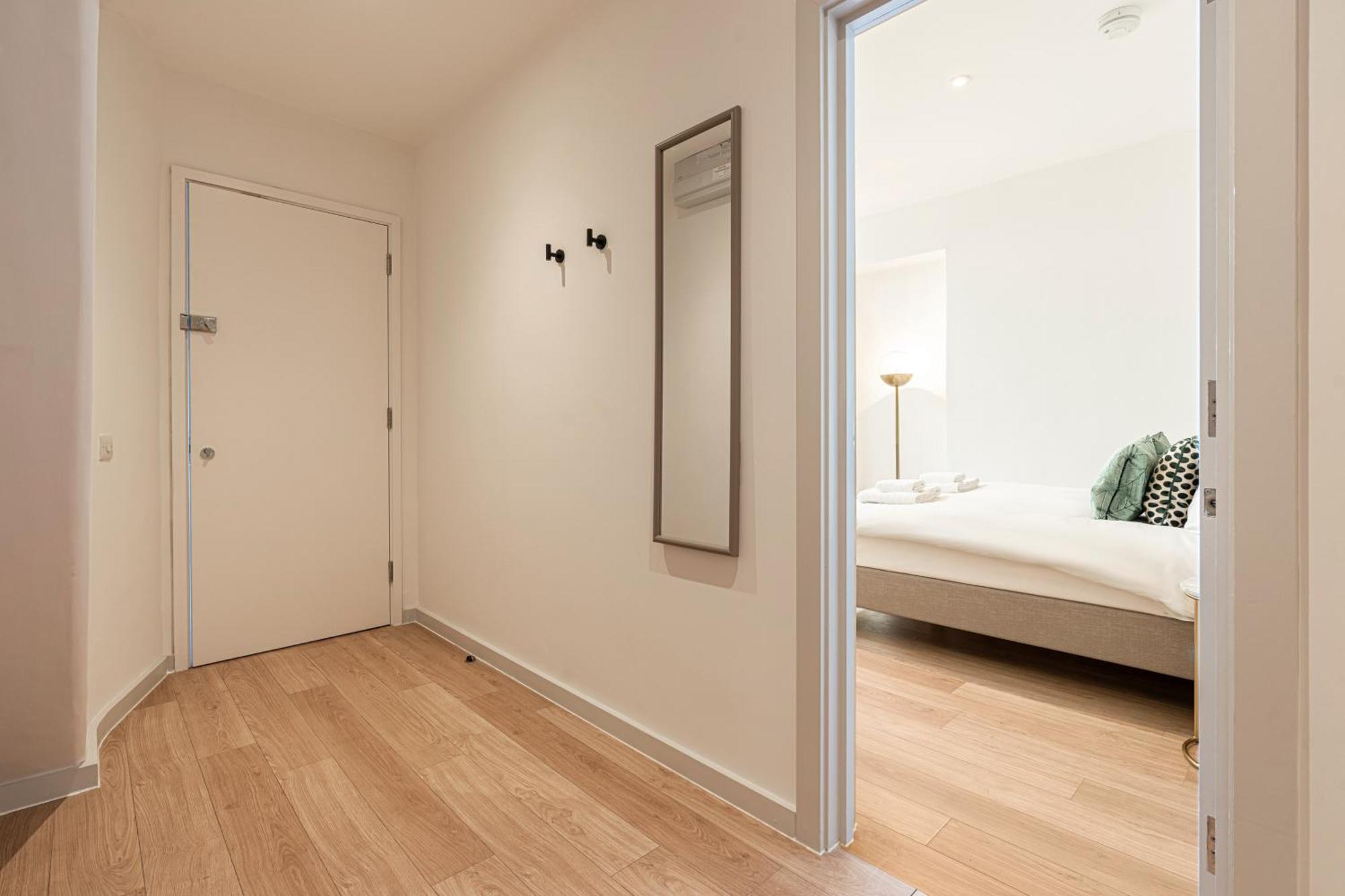 Stylish 1 Bed Flats In Soho, Next To Piccadilly Circus And Trafalgar Square