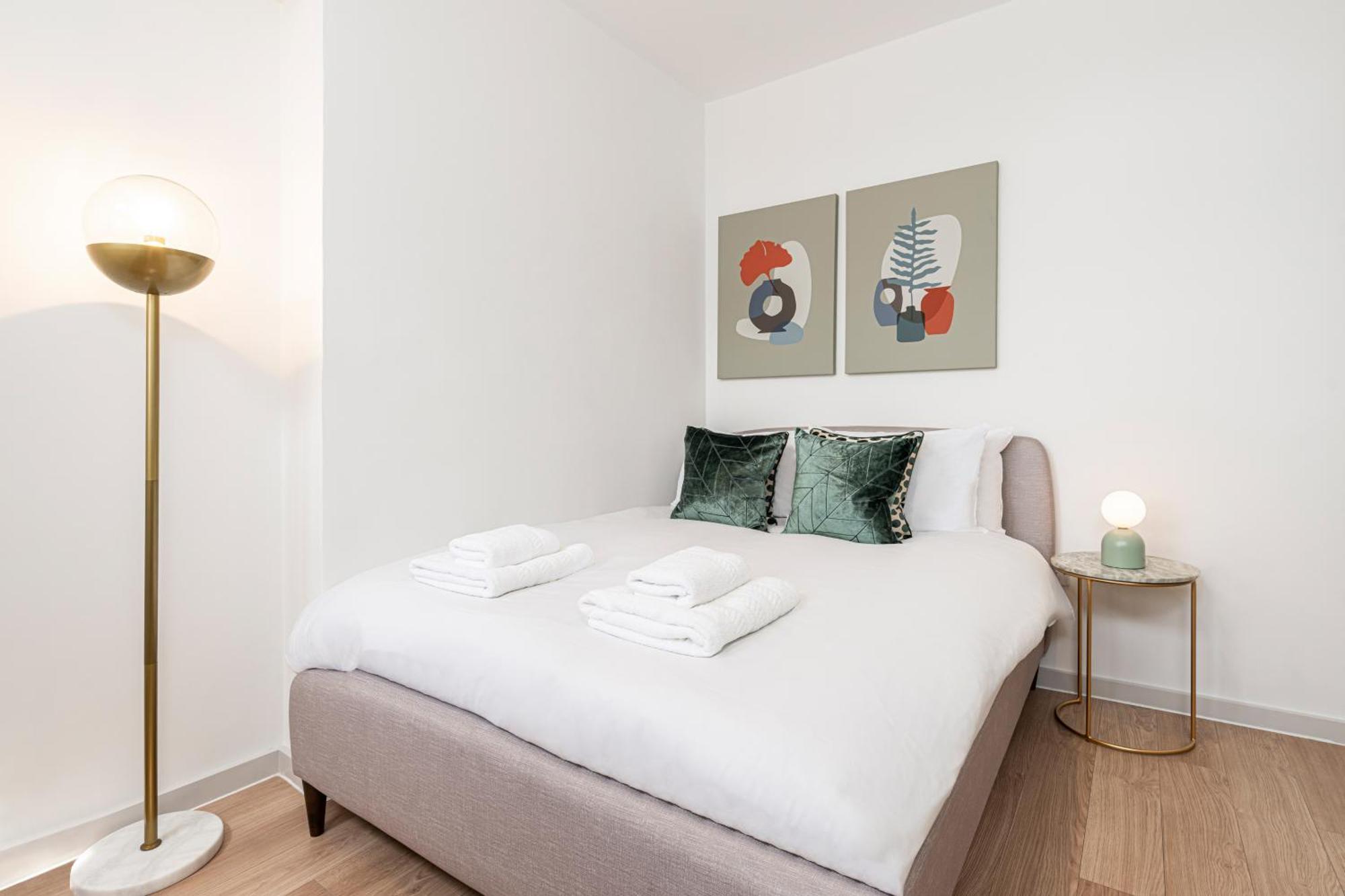 Stylish 1 Bed Flats In Soho, Next To Piccadilly Circus And Trafalgar Square *