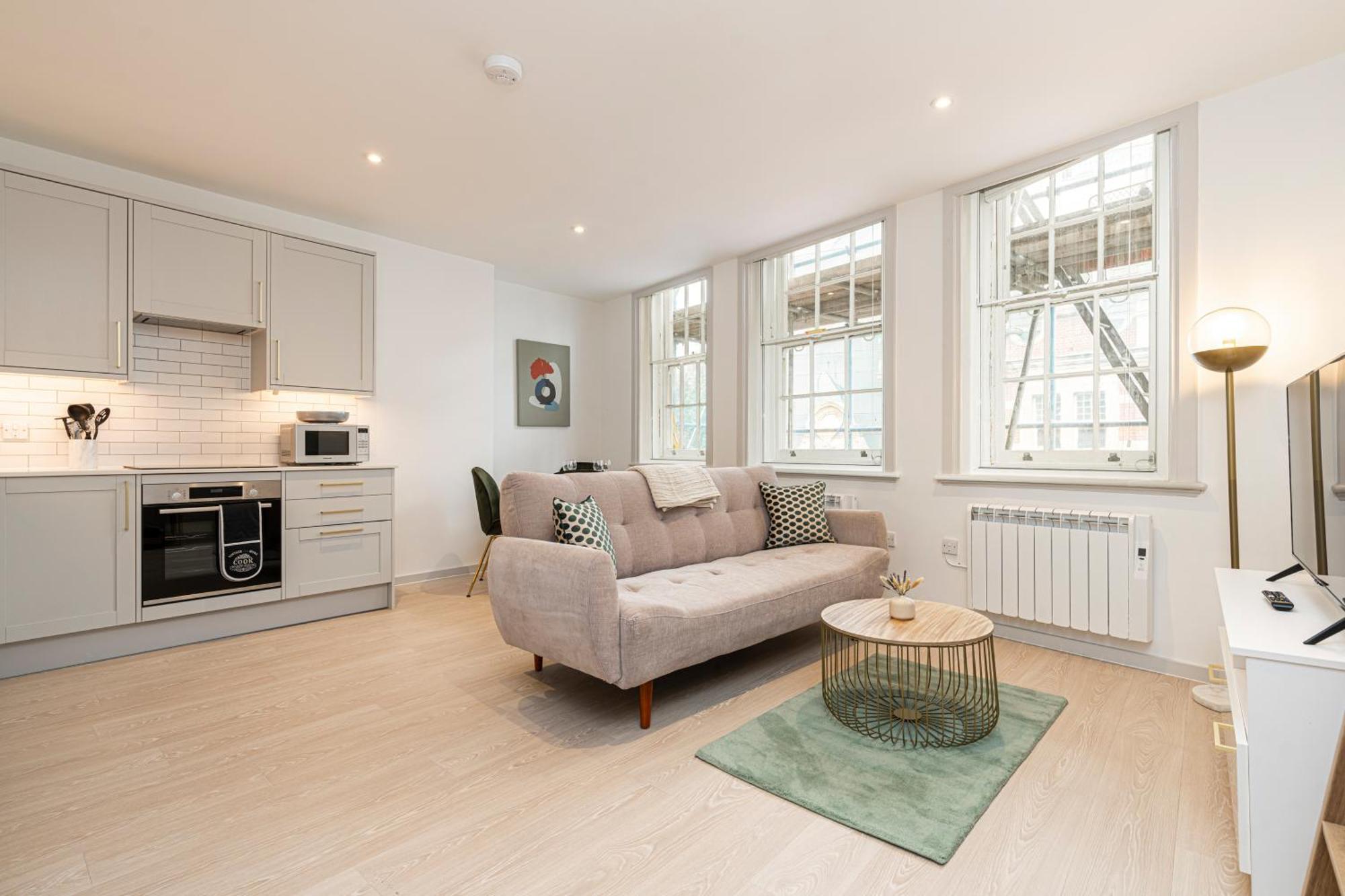Stylish 1 Bed Flats In Soho, Next To Piccadilly Circus And Trafalgar Square *