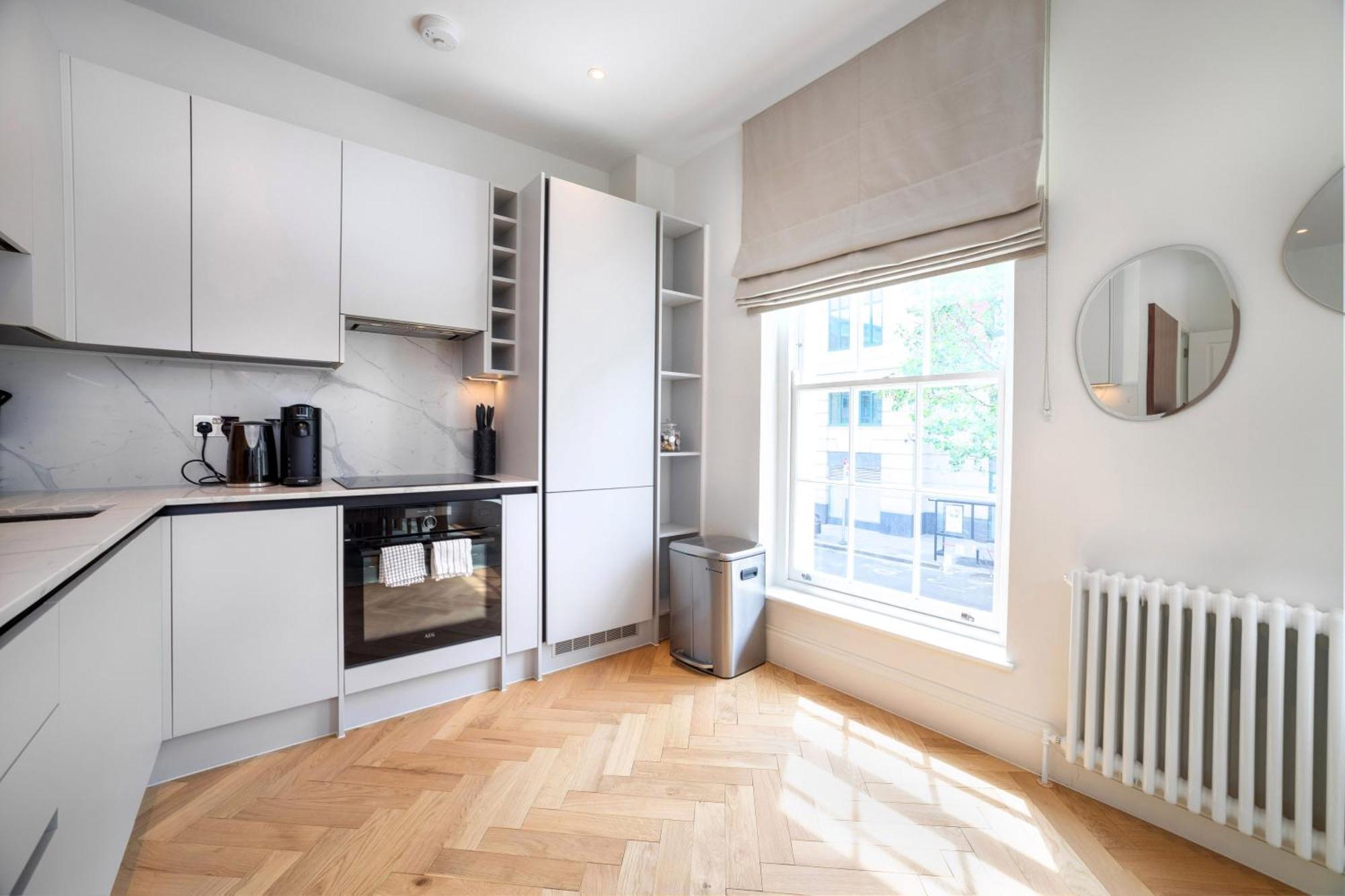 3 Bedroom Flat With Terrace In Appartement