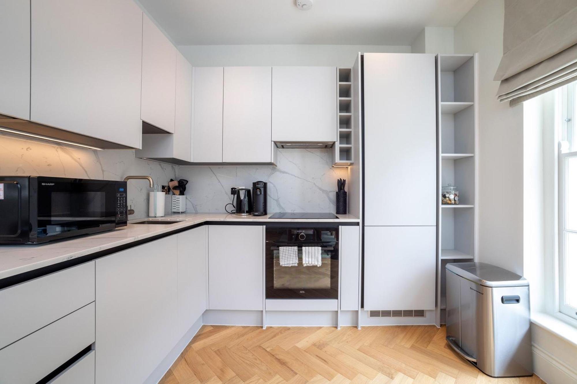 3 Bedroom Flat With Terrace In