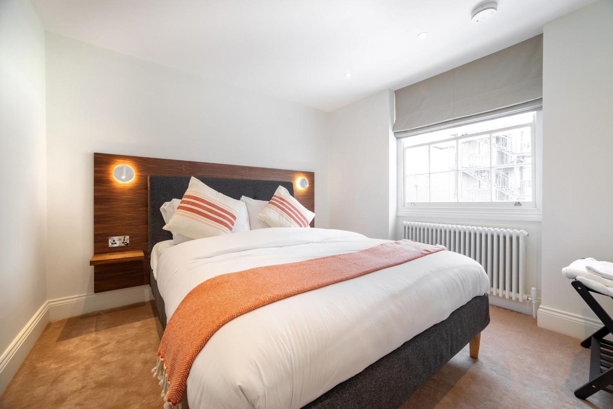 3 Bedroom Flat With Terrace In