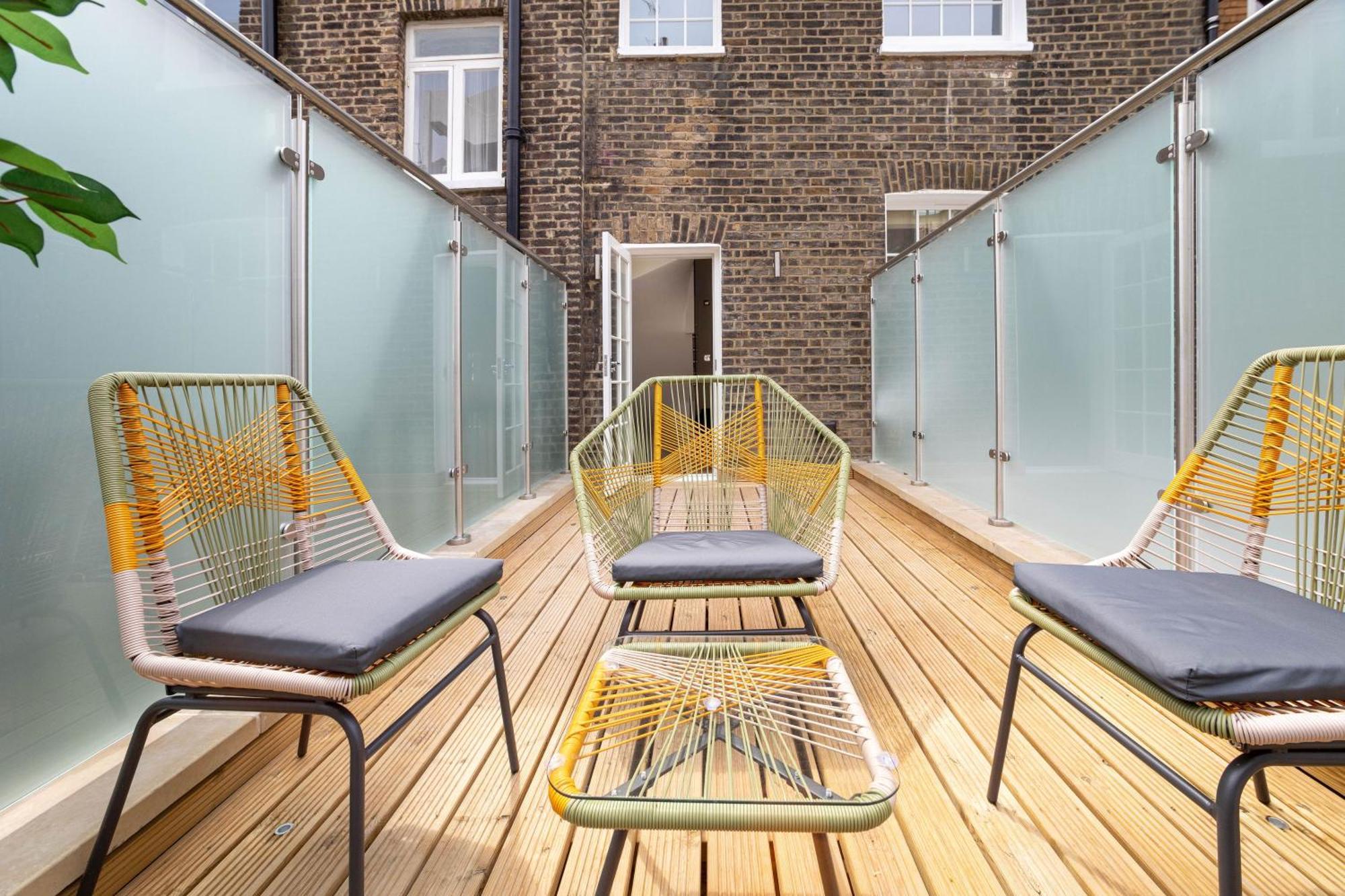 3 Bedroom Flat With Terrace In *