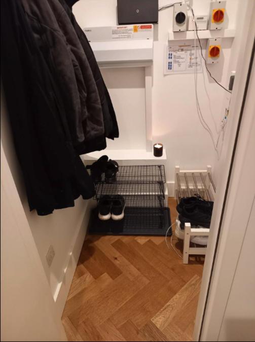 A Modern Lavish En-suite Bedroom Londres