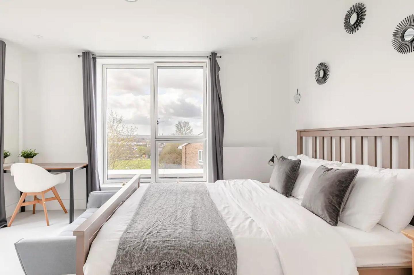 A Modern Lavish En-suite Bedroom *