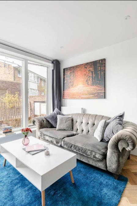 A Modern Lavish En-suite Bedroom Londres