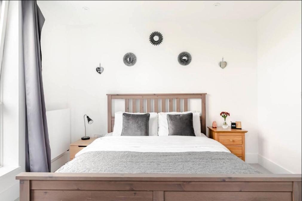 A Modern Lavish En-suite Bedroom