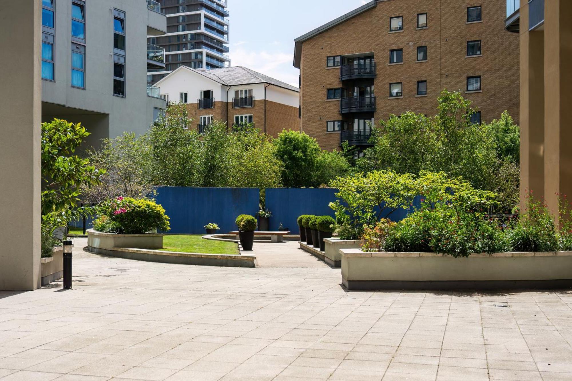 Livestay-stunning With Private Balcony & River Views Londen