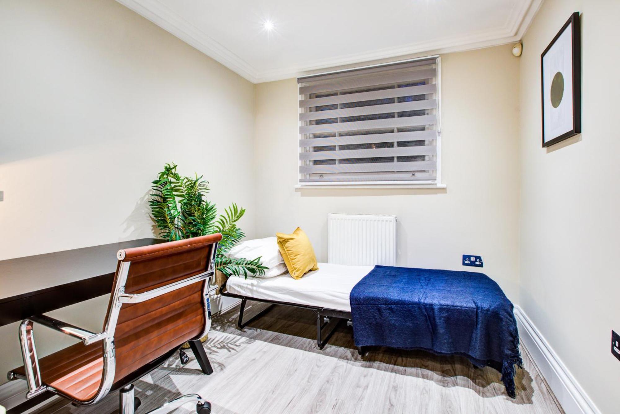 Hybrid Resi - London, Battersea Near Power Station Apartment