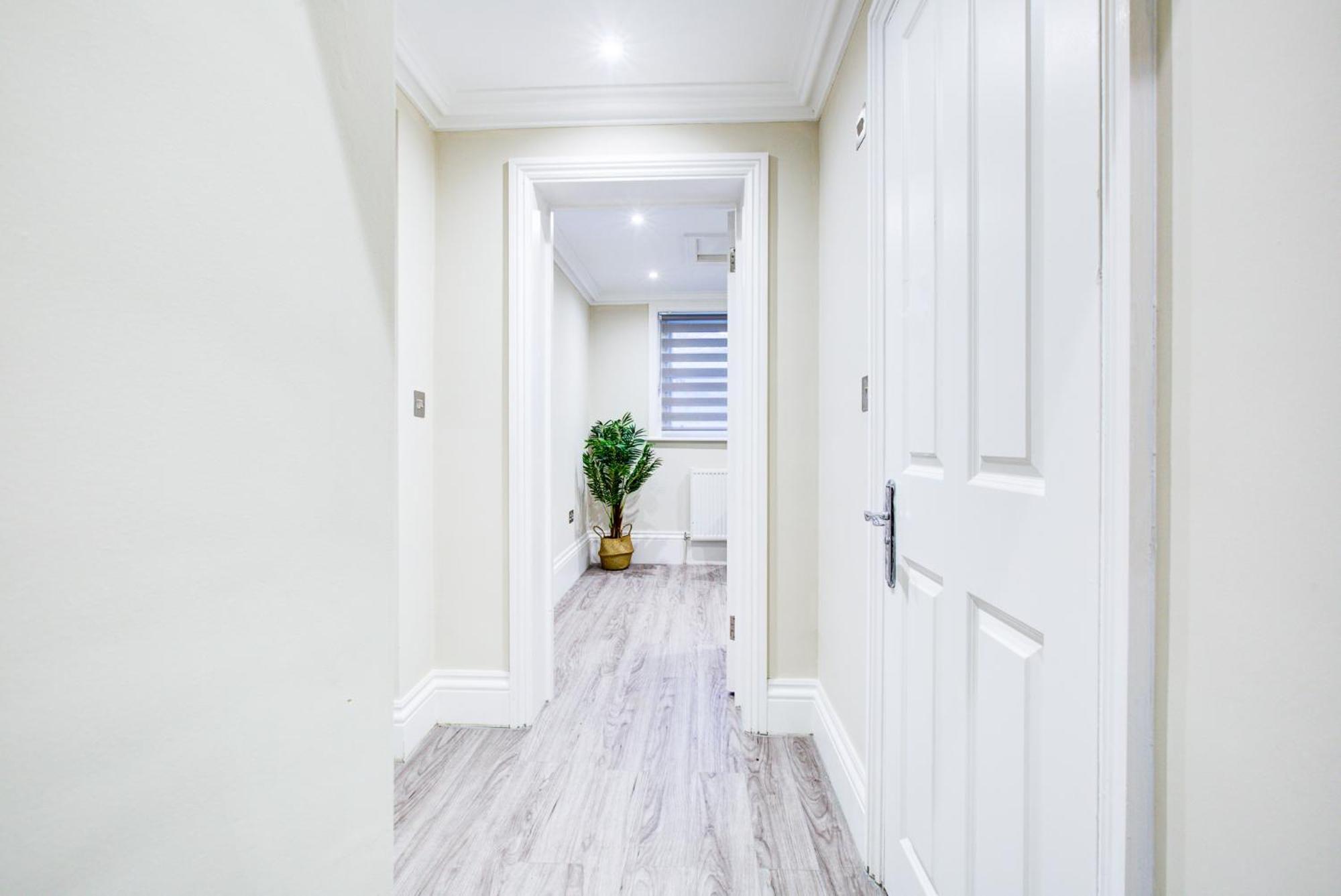 Hybrid Resi - Battersea Near Power Station Appartement Londen