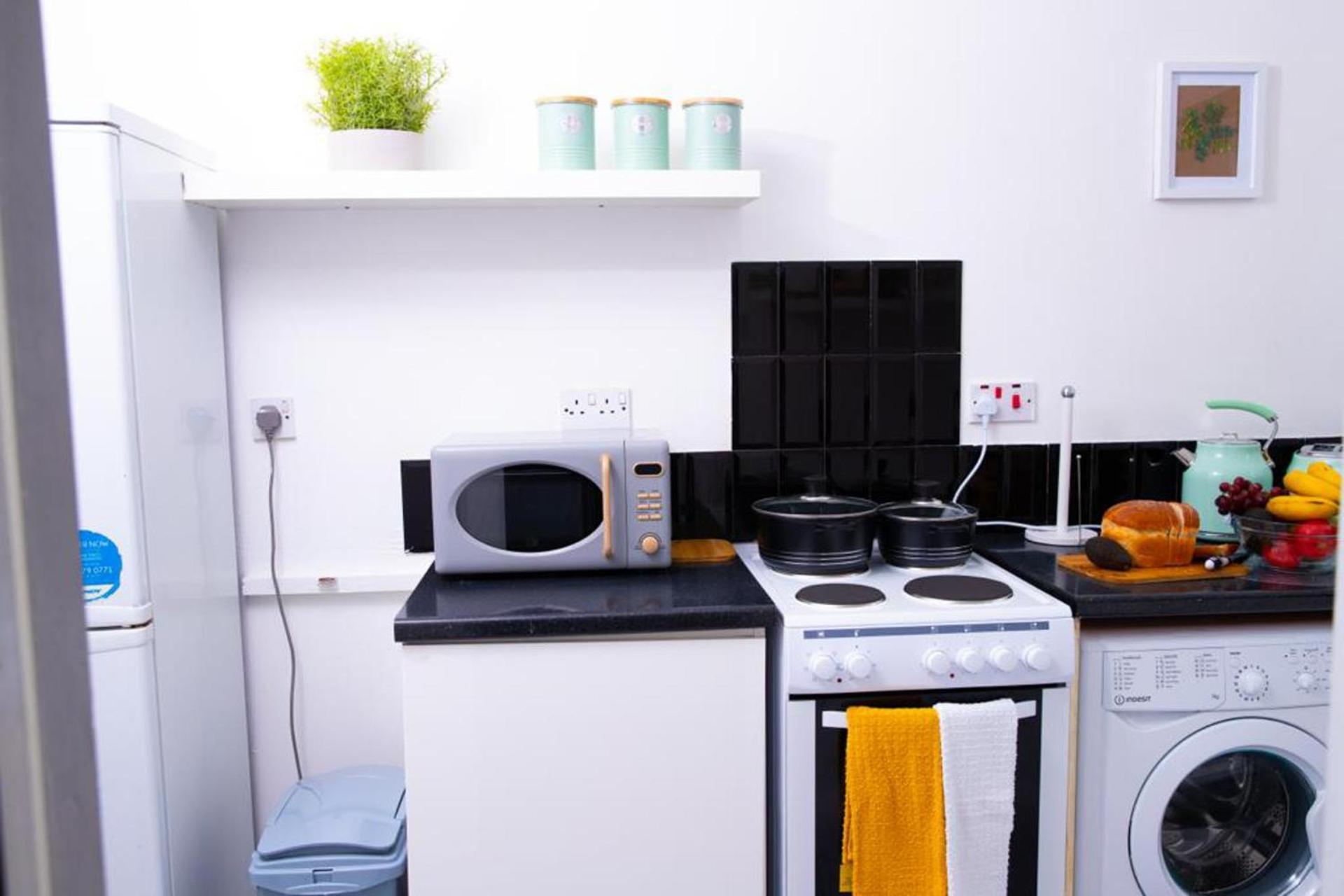 Inviting 1-bed In Near Hotsput Appartement *