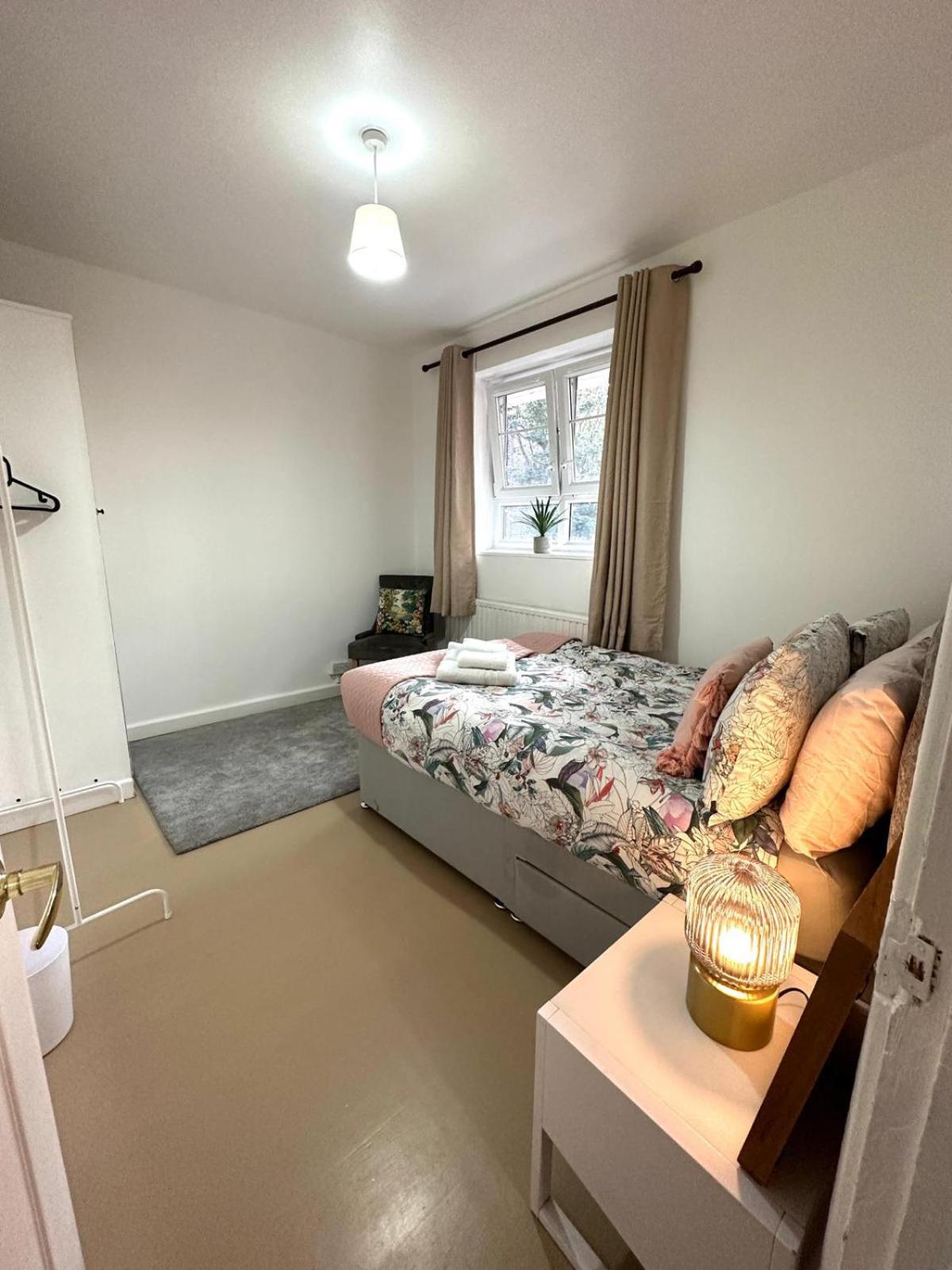 Charming 2-bed Flat With Balcony Close To White Westfield Apartment *
