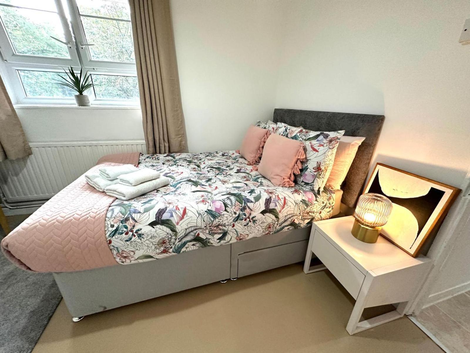 Apartment Charming 2-bed Flat With Balcony Close To White Westfield