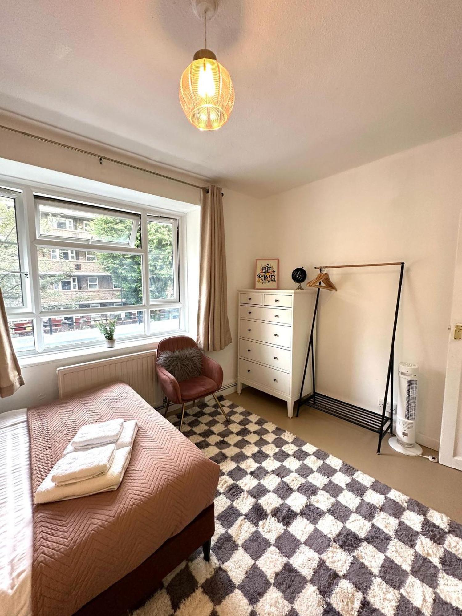 Charming 2-bed Flat With Balcony Close To White Westfield *